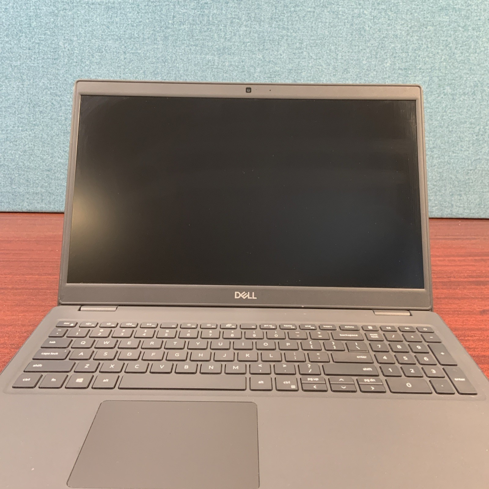 Dell Latitude 3510 Intel i7-10510U 8GB RAM 256 GB SSD Win 11 Pro