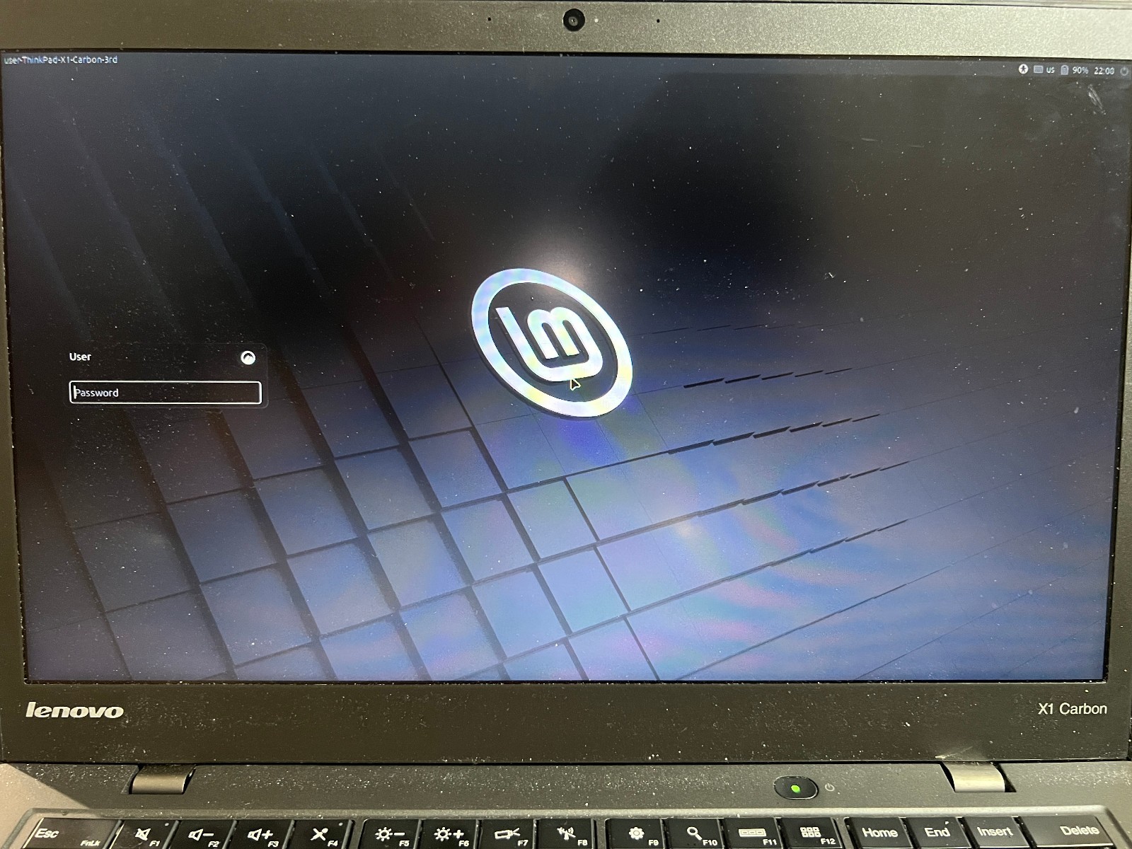 Lenovo ThinkPad X1 Carbon 3rd Gen 14″ i5-5300U 8GB RAM 256GB SSD w/ Linux Mint