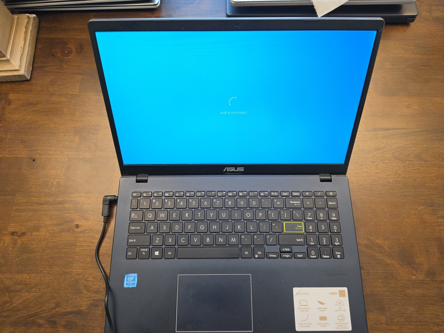 ASUS E510 15.6″ Full HD Laptop – BAD BATTERY,BADSCREEN FOR PARTS ONLY