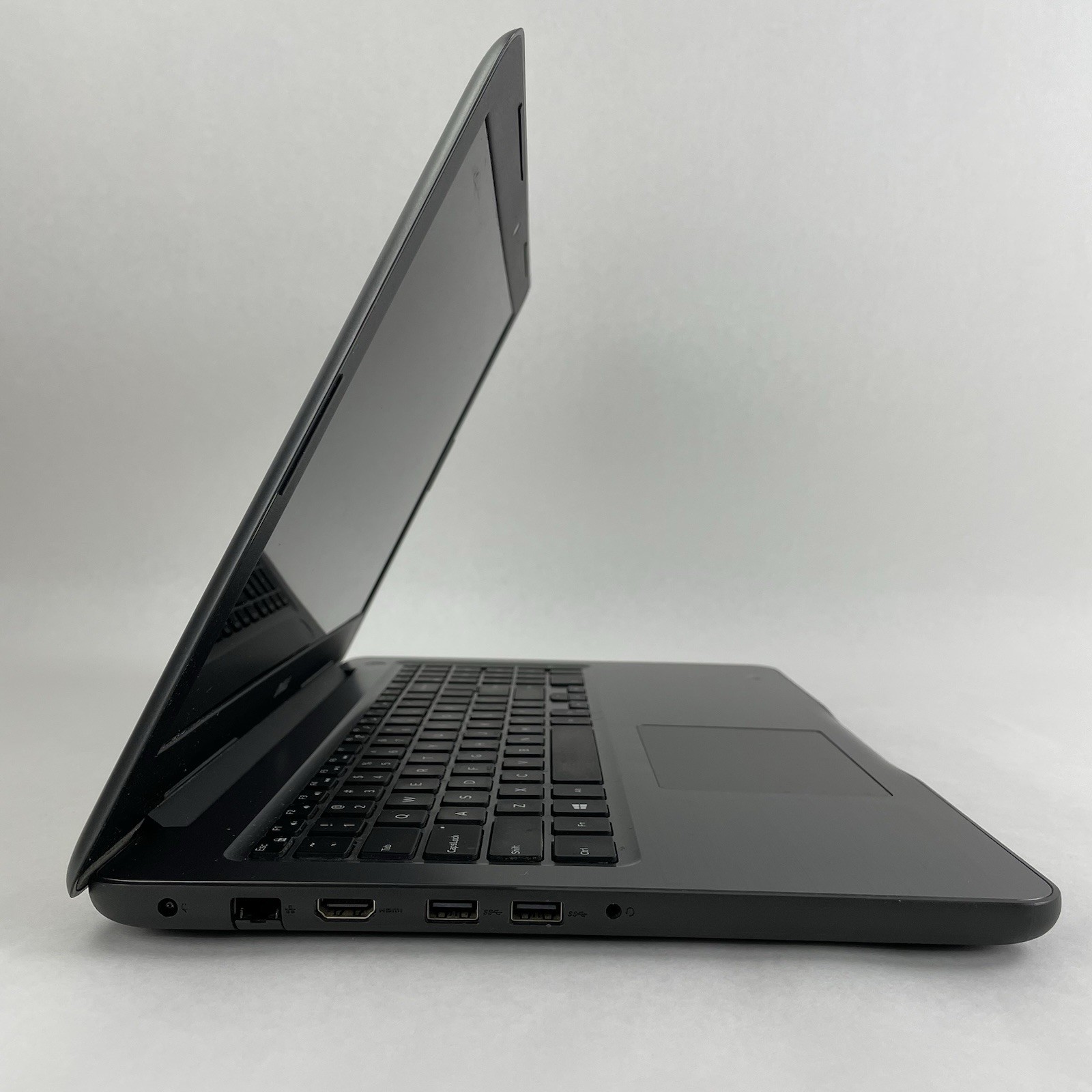 Dell Inspiron 5567 15.6″ i5-7200U 2.50 GHz 8 GB RAM No SSD/OS/AC