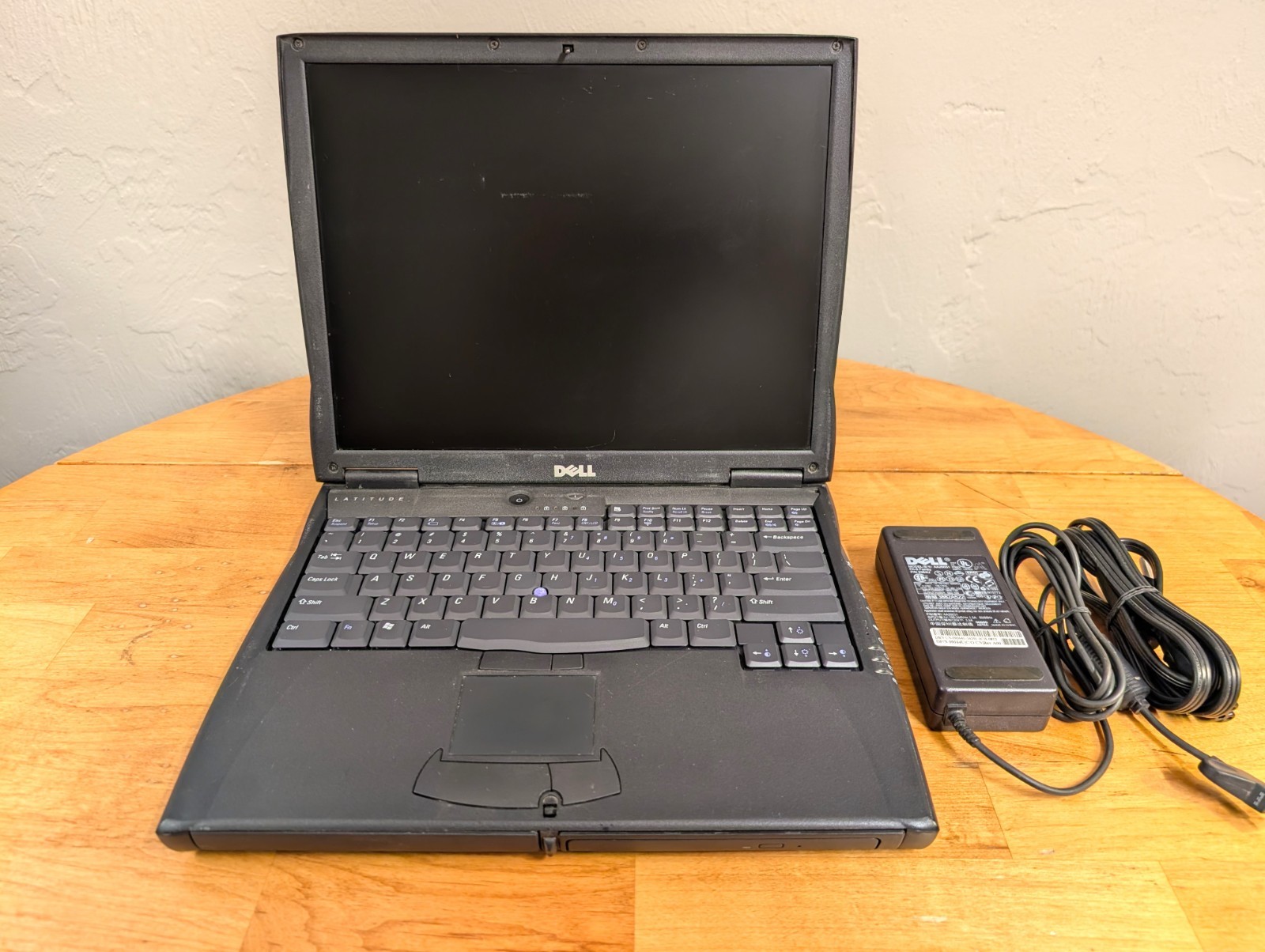 Vintage Dell Latitude C610 Laptop Windows 98 SE, MS Office, Serial port, CD