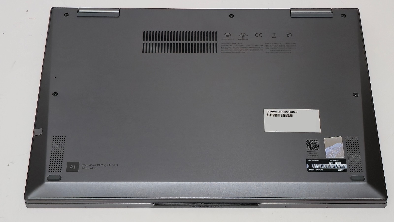 Lenovo ThinkPad X1 Yoga Gen 8 (i7-1365U CPU, 32 GB RAM 1 TB SSD) 14″ UHD Touch