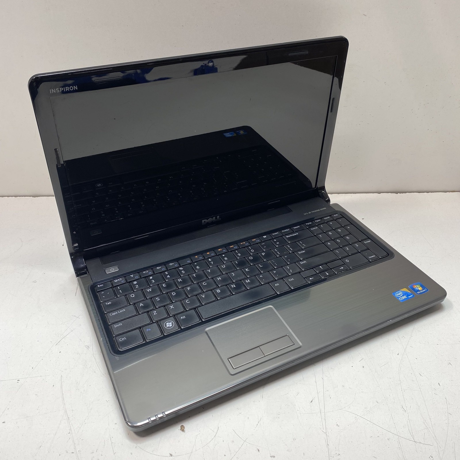 Dell Inspiron 1564 – 15.6″ Intel Core i5 Processor (No Hard Drive)