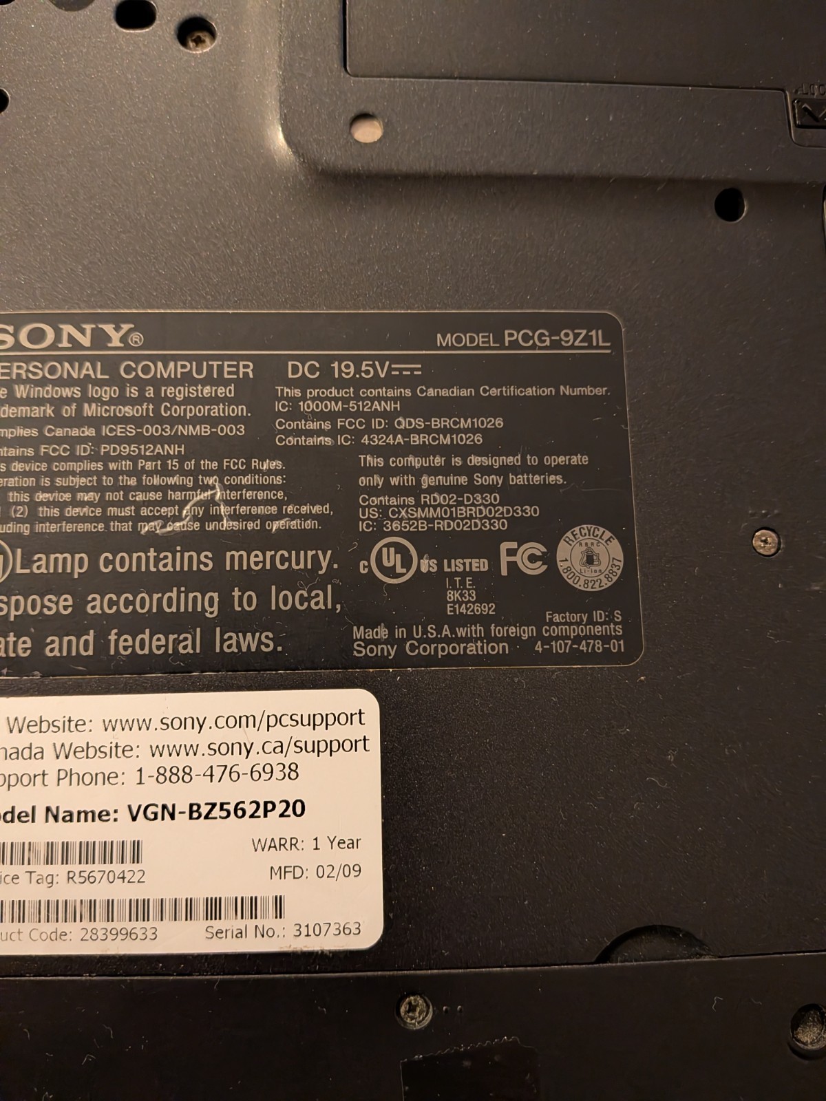Vintage Sony Vaio VGN-BZ562P20 Laptop 15.6 LCD PCG-9Z1L. w/ adapter & Dell bag.