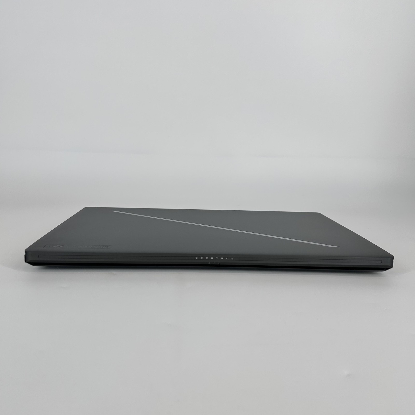 Asus ROG Zephyrus G16 GU605 16 240Hz QHD+ 2.9GHz Ultra 9 285H 32GB 2TB RTX 5080