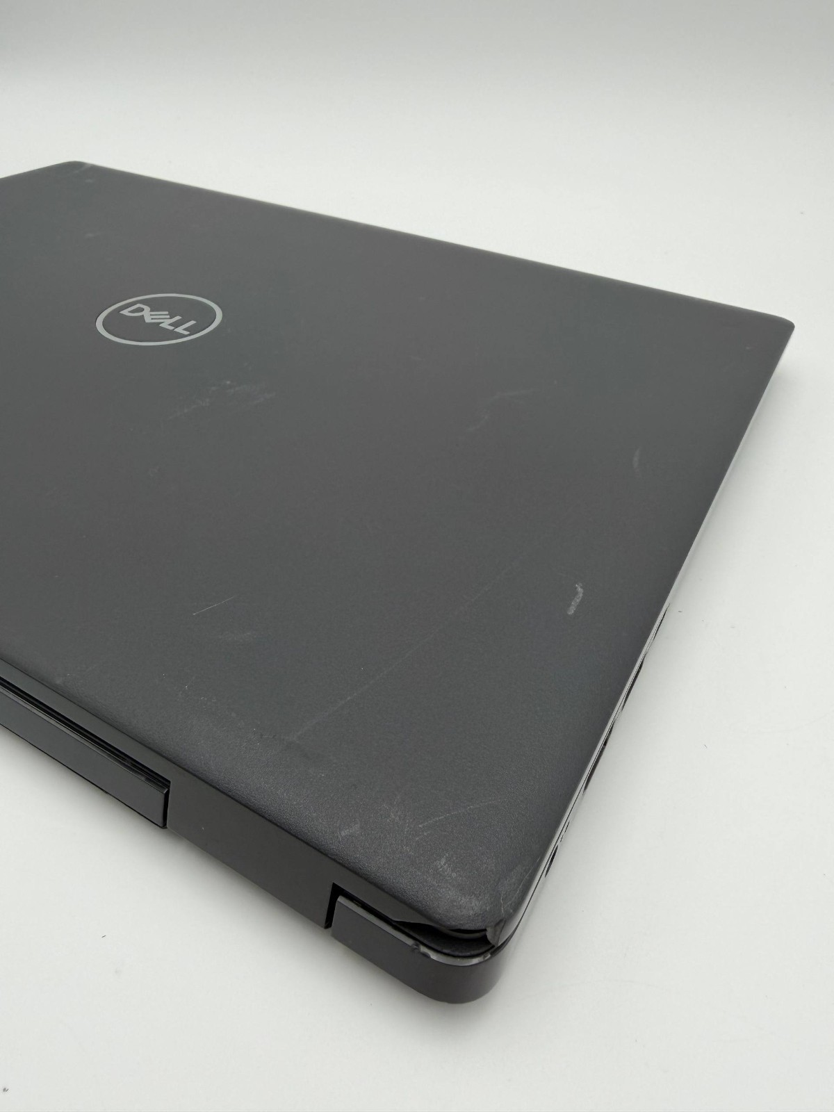 Dell Latitude 3510 15.6″ FHD Intel core i5-10210U 8GB DDR4 No SSD/ OS/ Adapter