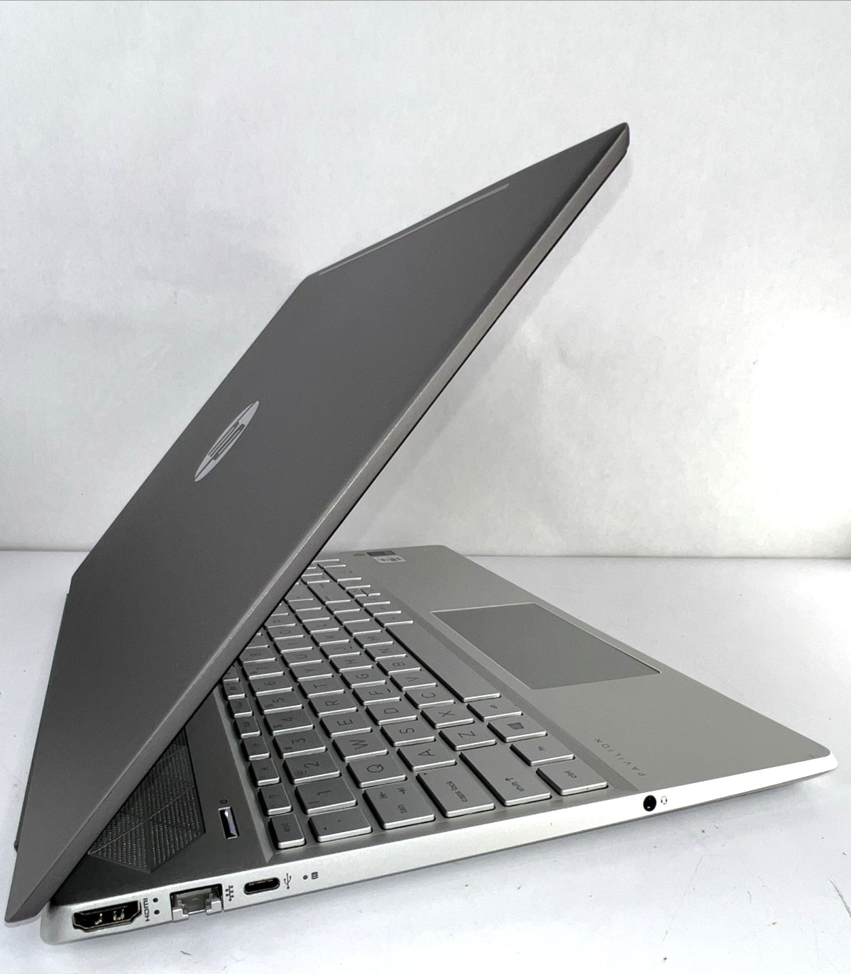 HP Pavilion 15t-cs300 15.6″ FHD i7-1065G7 16GB 1TB SSD Windows 11 w/AC Tested