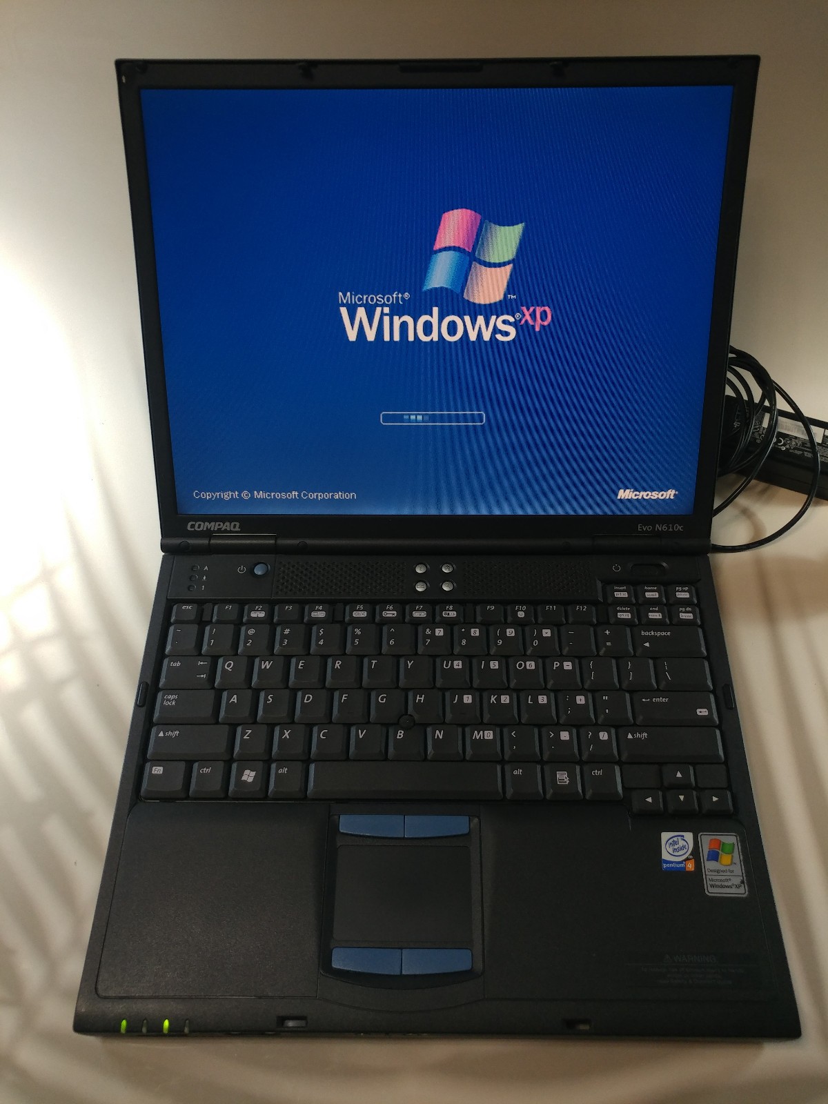 Vintage COMPAQ EVO N610C | PENTIUM 4 1MB RAM 40GB HDD | XP Boot | READ !!!
