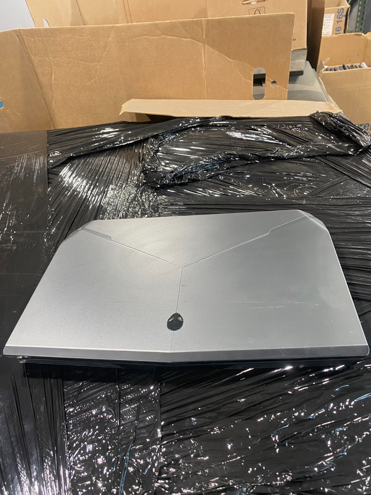 Dell Alienware 15 R2 i7-6th gen 16GB RAM NO SSD NO BATTERY CHARGER INCLUDED