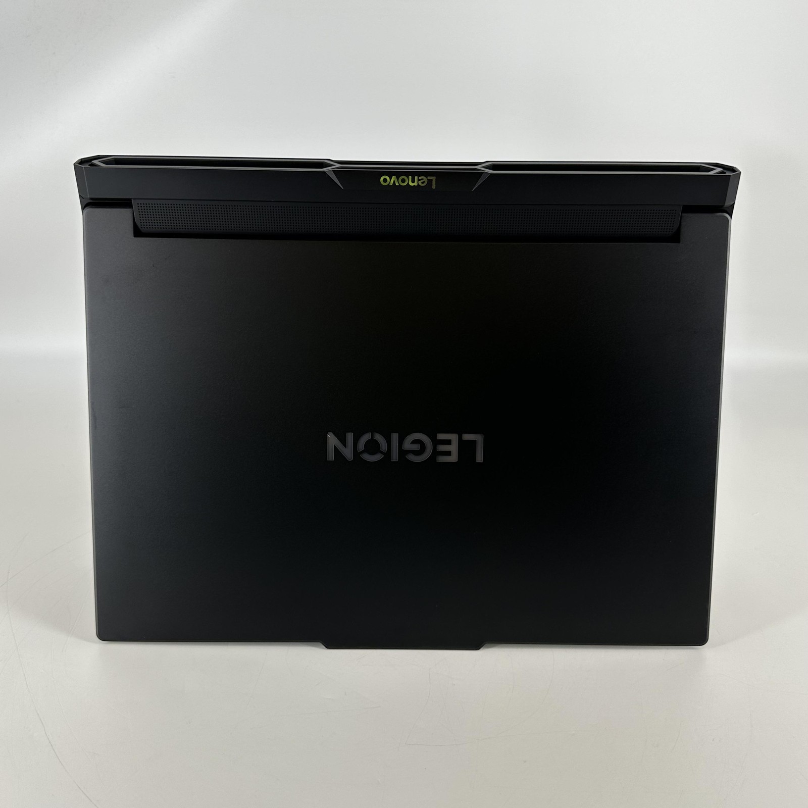 Lenovo Legion Pro 7i Gen 10 16 240Hz QHD Ultra 7 255HX 32GB 2TB RTX 5070 Ti