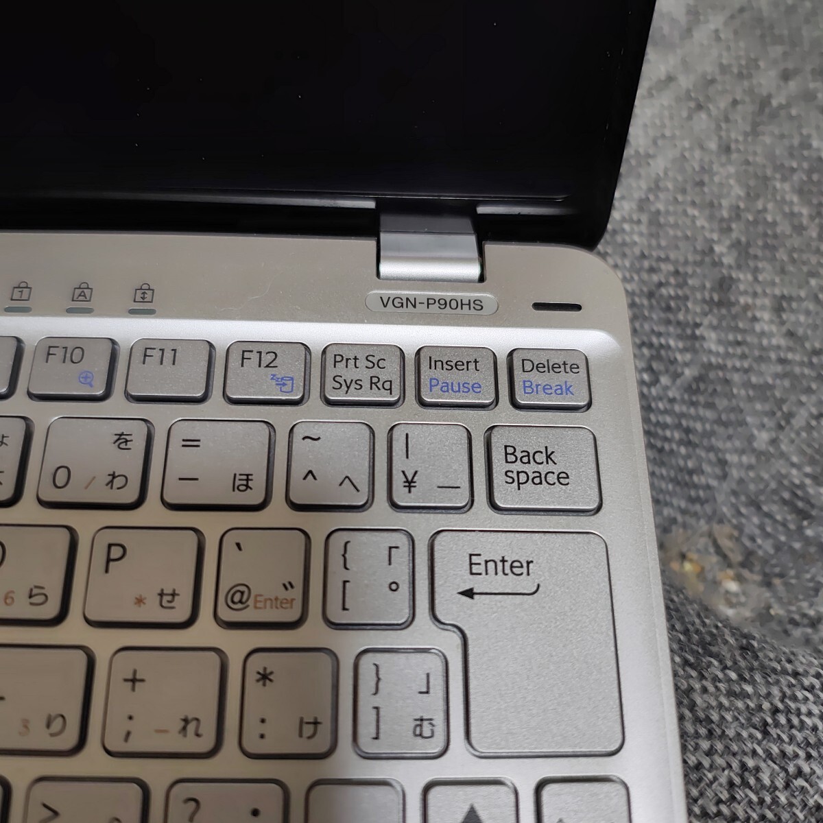 SONY VAIO typeP VGN P90NS Intel Atom 1.86GHz RAM 2GB SSD 256GB Windows vista