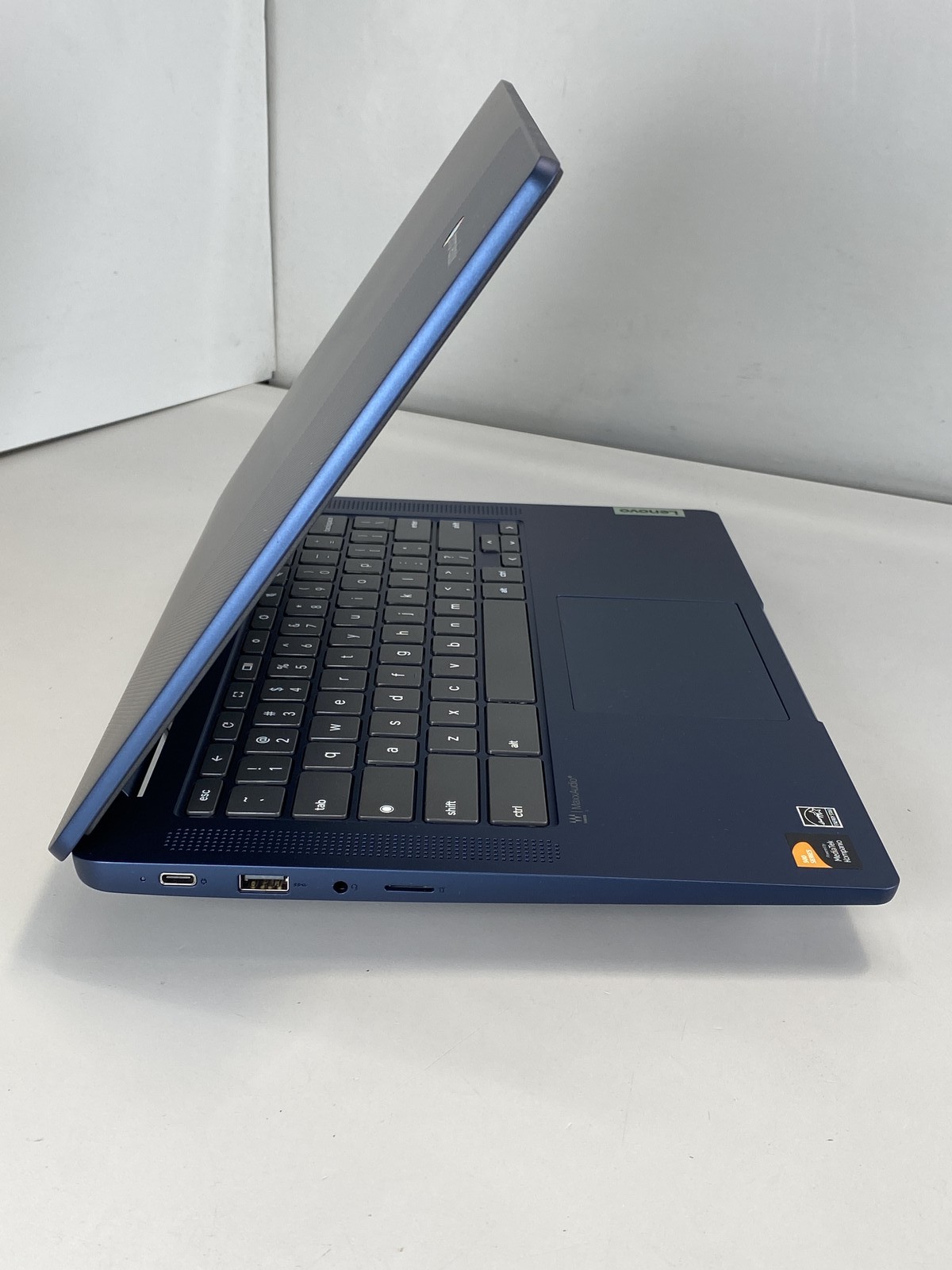 Lenovo Laptop IP Slim 3 Chrome 14M868 14″ MediaTek Kompanio 520 64GB- Abyss Blue