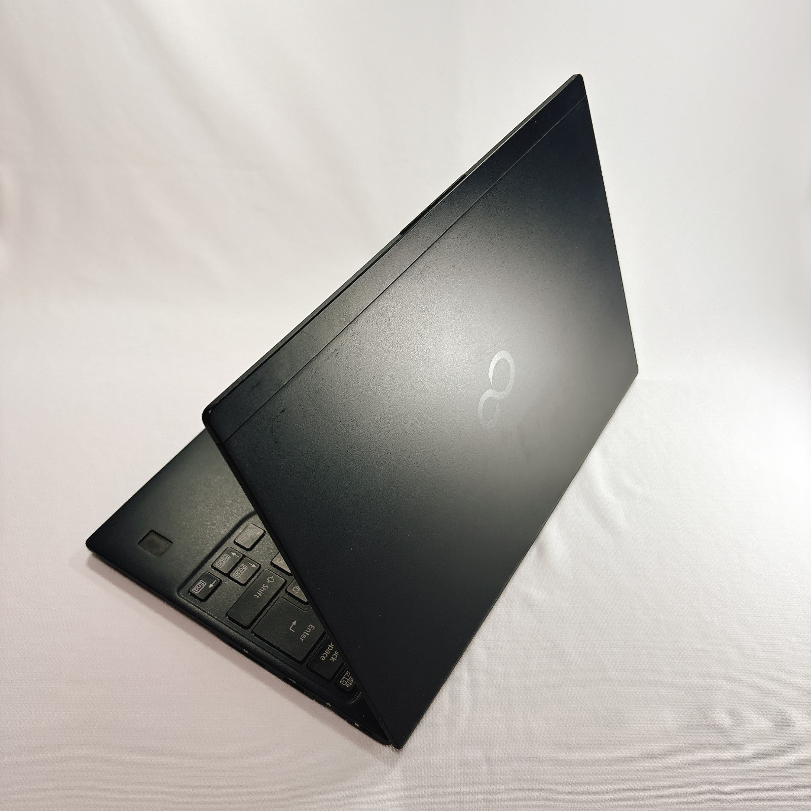 Fujitsu lifebook U939/C Core i5-8265U 8GB RAM 256GB SSD With AC adapter_741