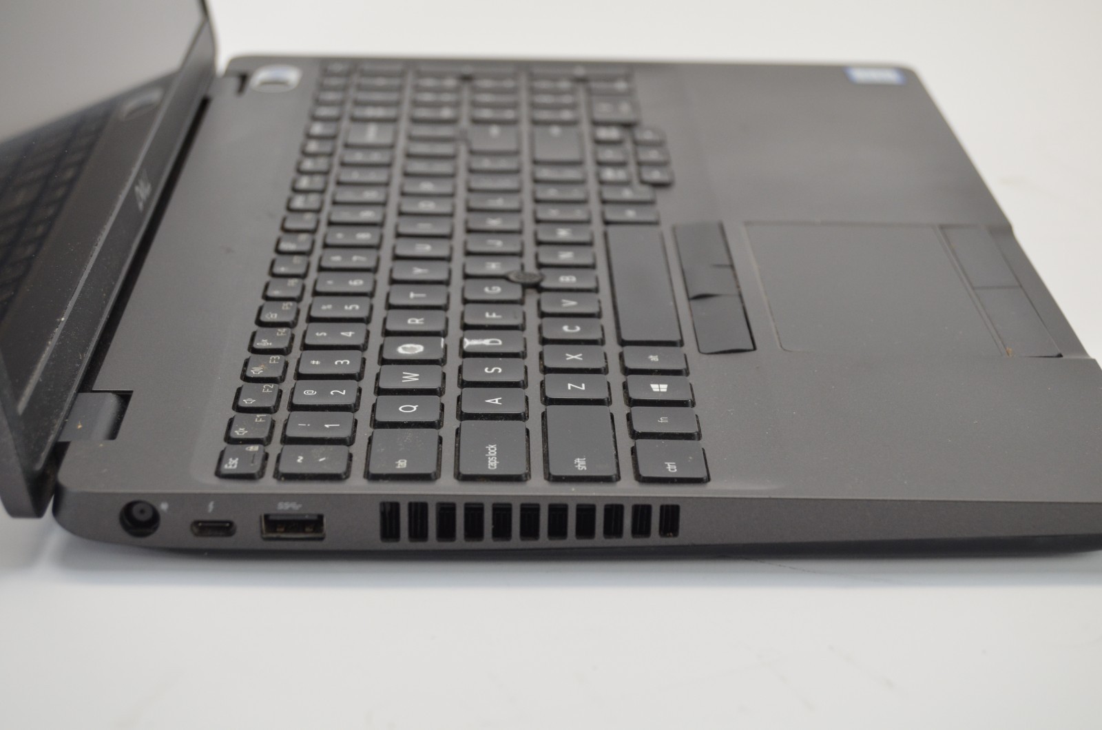 Dell Latitude 5501 15.6″ Laptop i5-9400H 2.5GHz 8GB RAM 256GB SSD Win 11 Pro