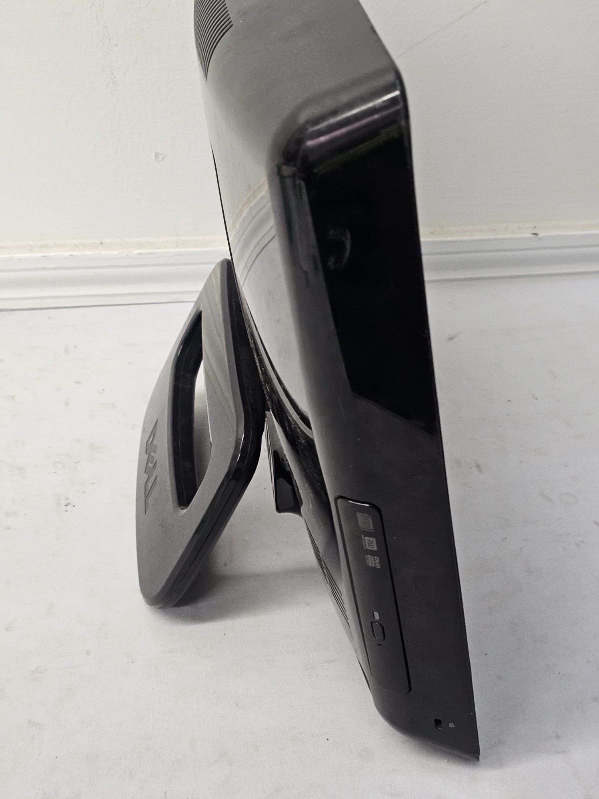 Dell Inspiron One 19A All-In-One – Intel Pentium E5400 – 4GB RAM 640GB HDD READ
