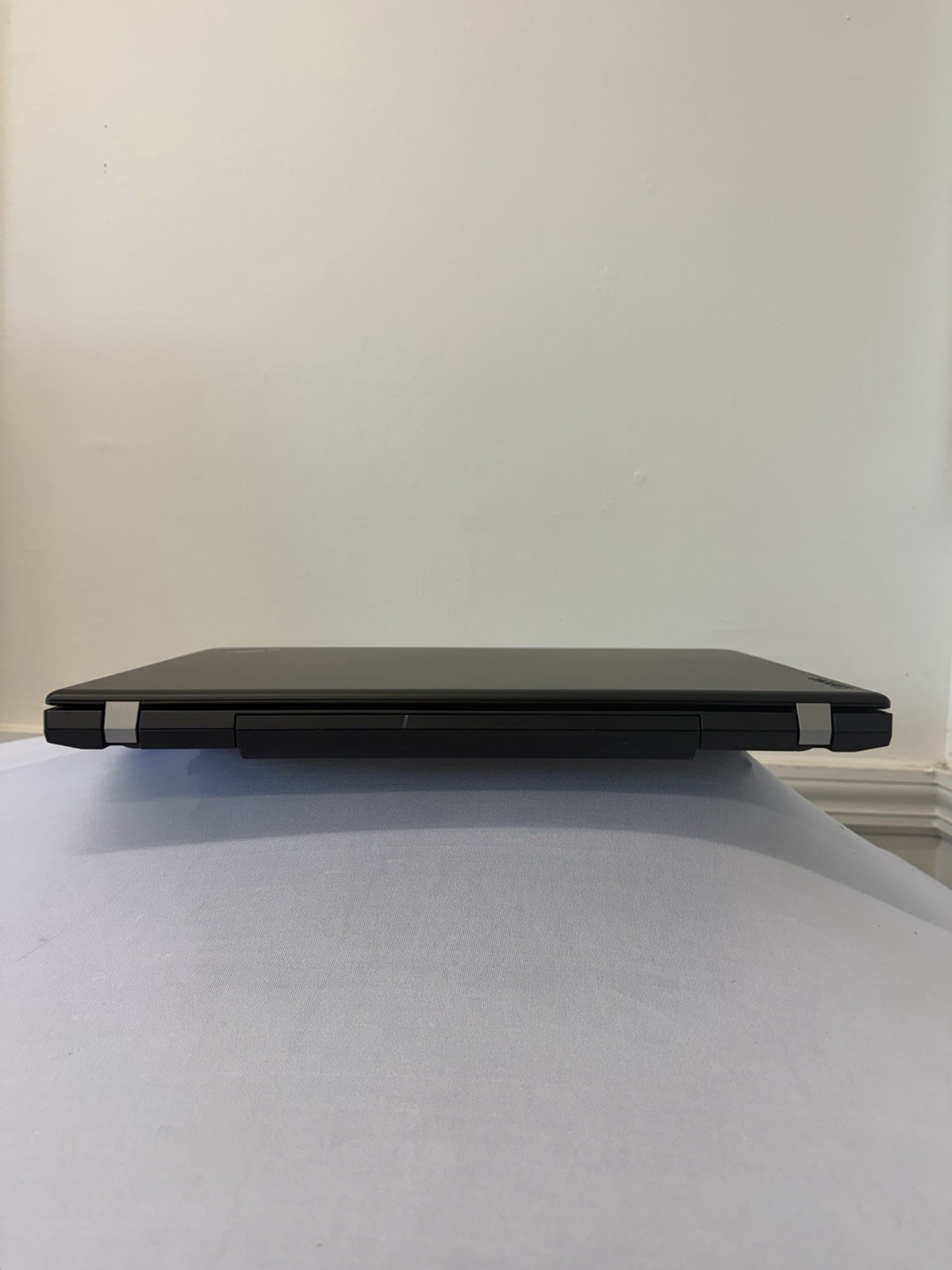 Lenovo Thinkpad E570 Laptop – Good Screen – Intel i5-6200U – RAM 8GB – Read Des