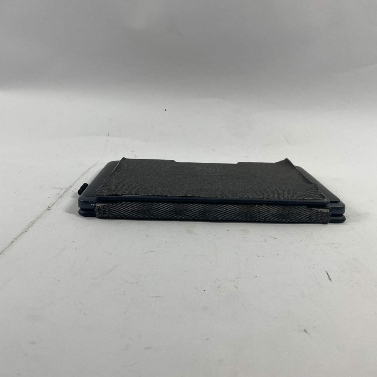 Broken Dell Latitude 5175 11.6″ M3-6Y30 0.90 4GB RAM 128GB SSD-Small Crack