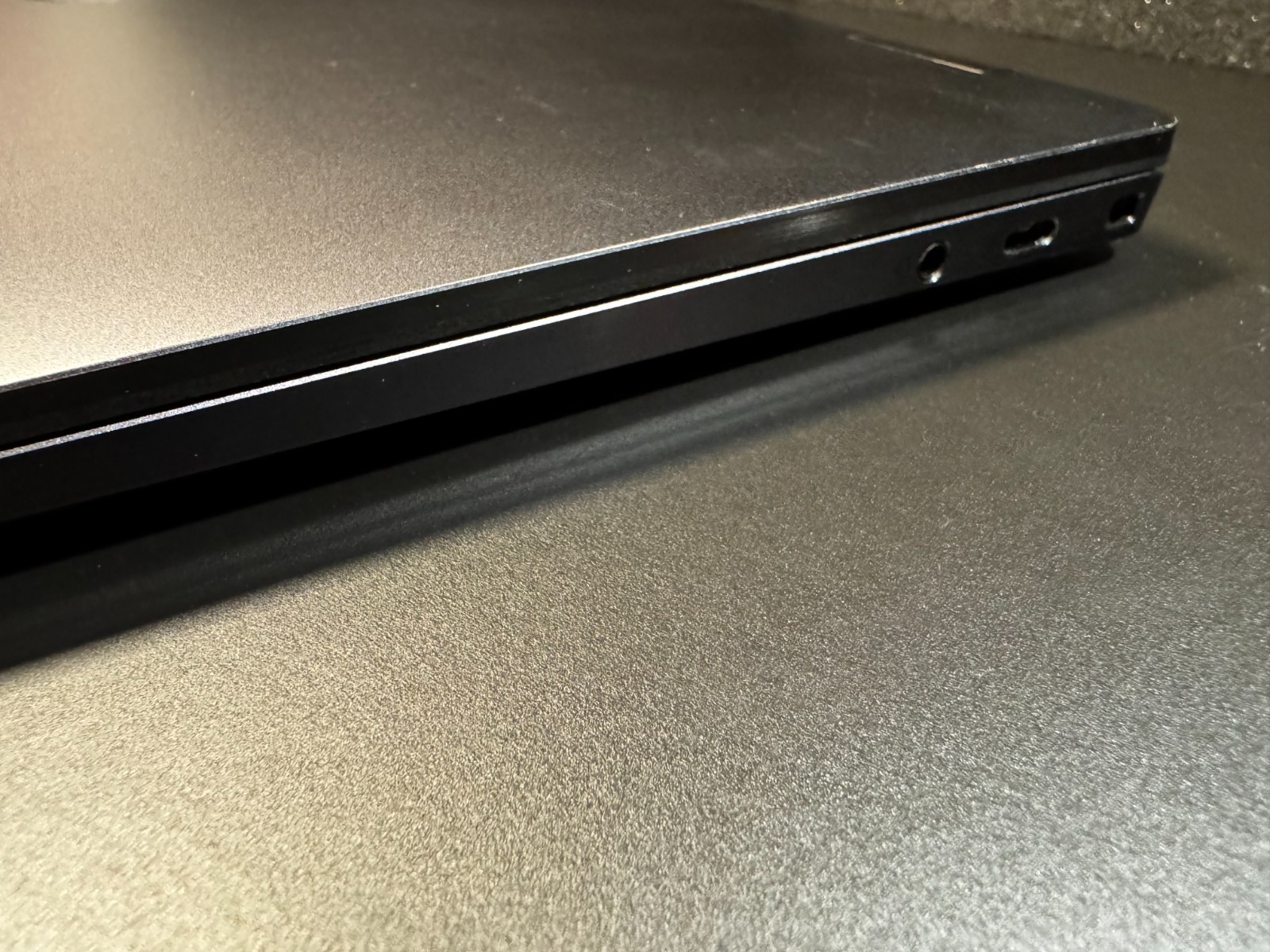 Dell Latitude 9440 14″ 2-in-1 Touch Laptop (512GB SSD, Intel i7-1365U, 16GB RAM)
