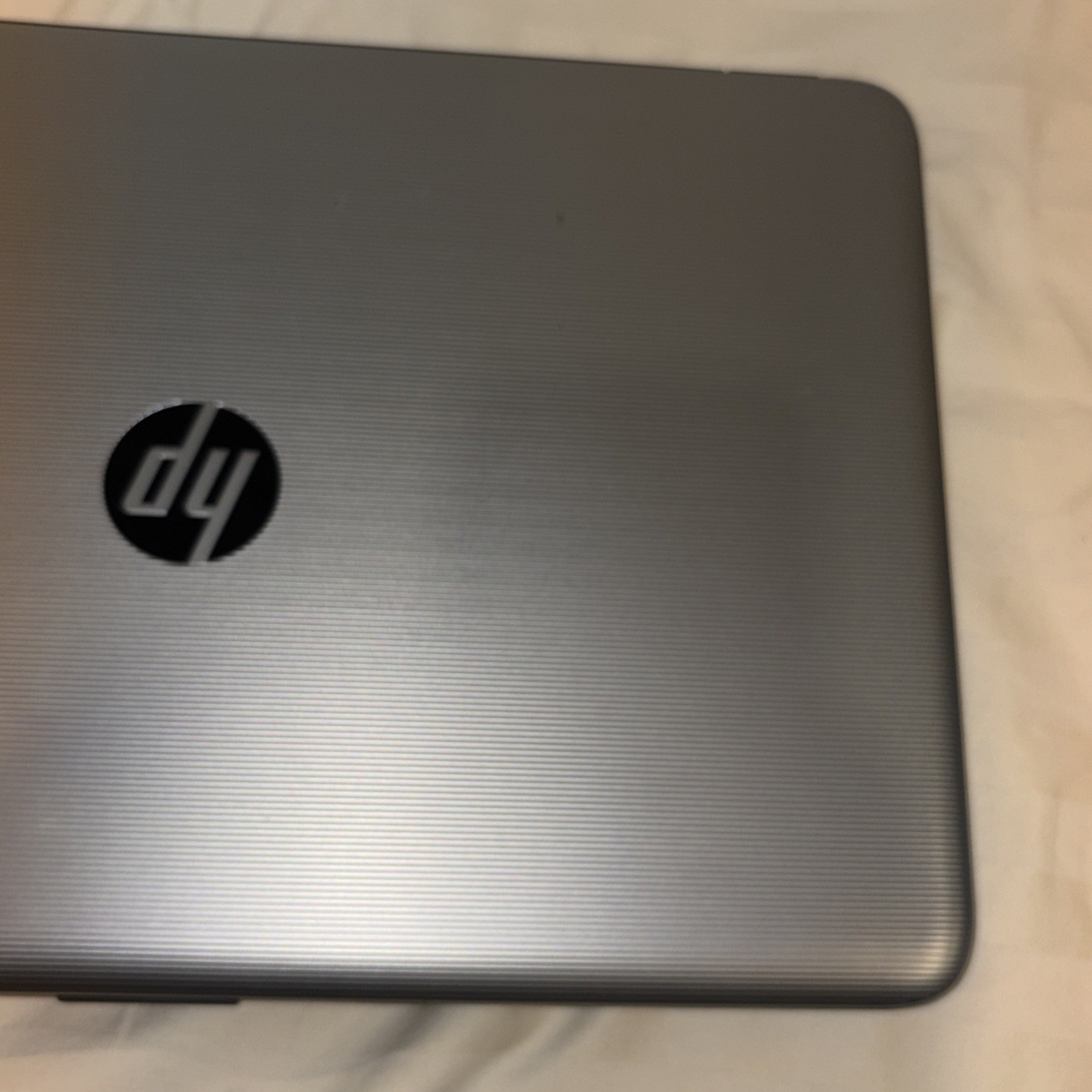 HP 15-ba113cl 15.6″ AMD A10-9600P@2.4GHz 12GB 1TB HDD Windows 10 Home Laptop