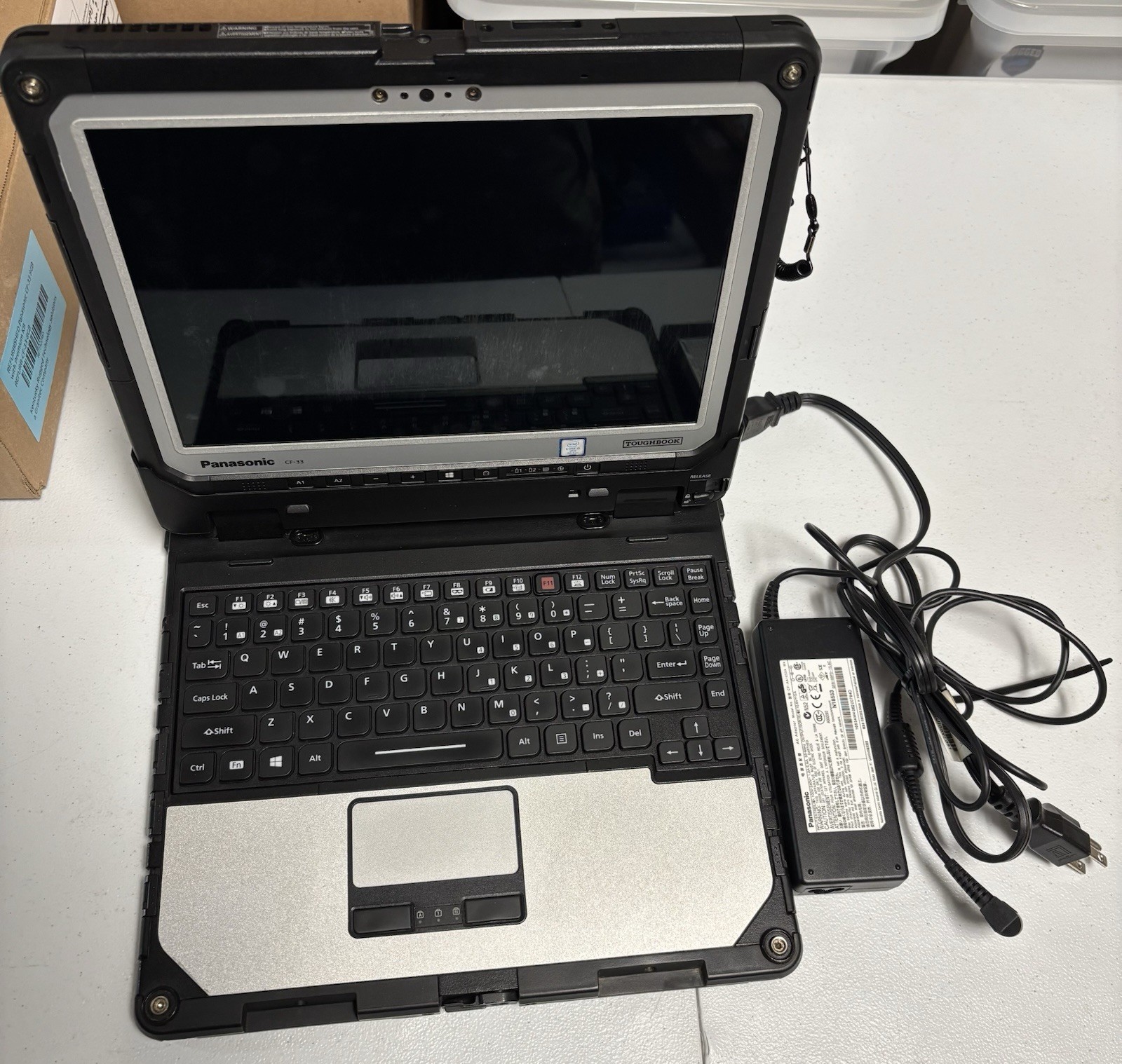 Panasonic Toughbook CF-33 i5-10310U 32GB LTE GPS Barcode GPS w/ Dock & Lind