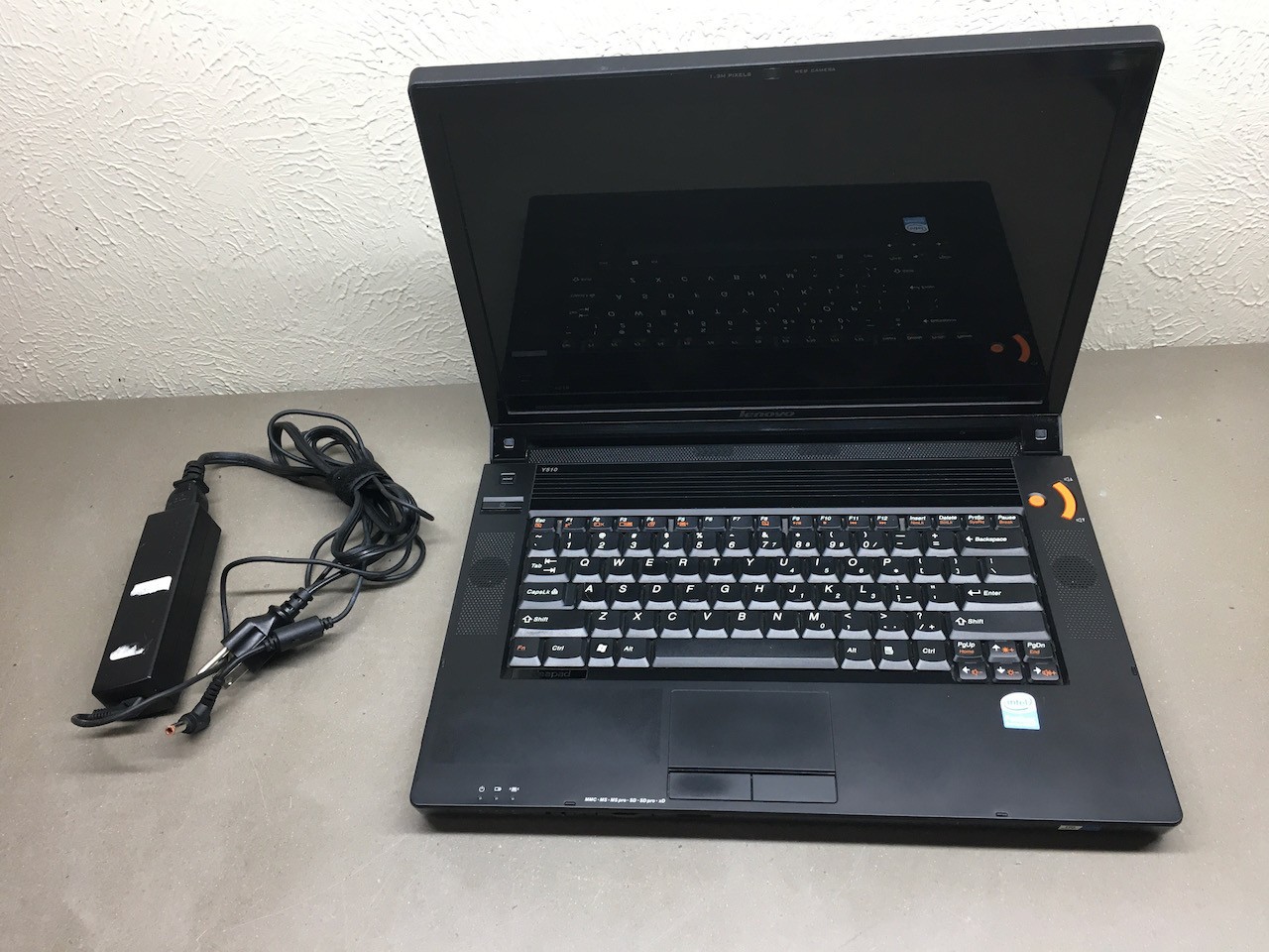Lenovo Laptop IdeaPad Y510 15.4″ Pentium T2390 2GB RAM 160GB HD Windows 7 Pro
