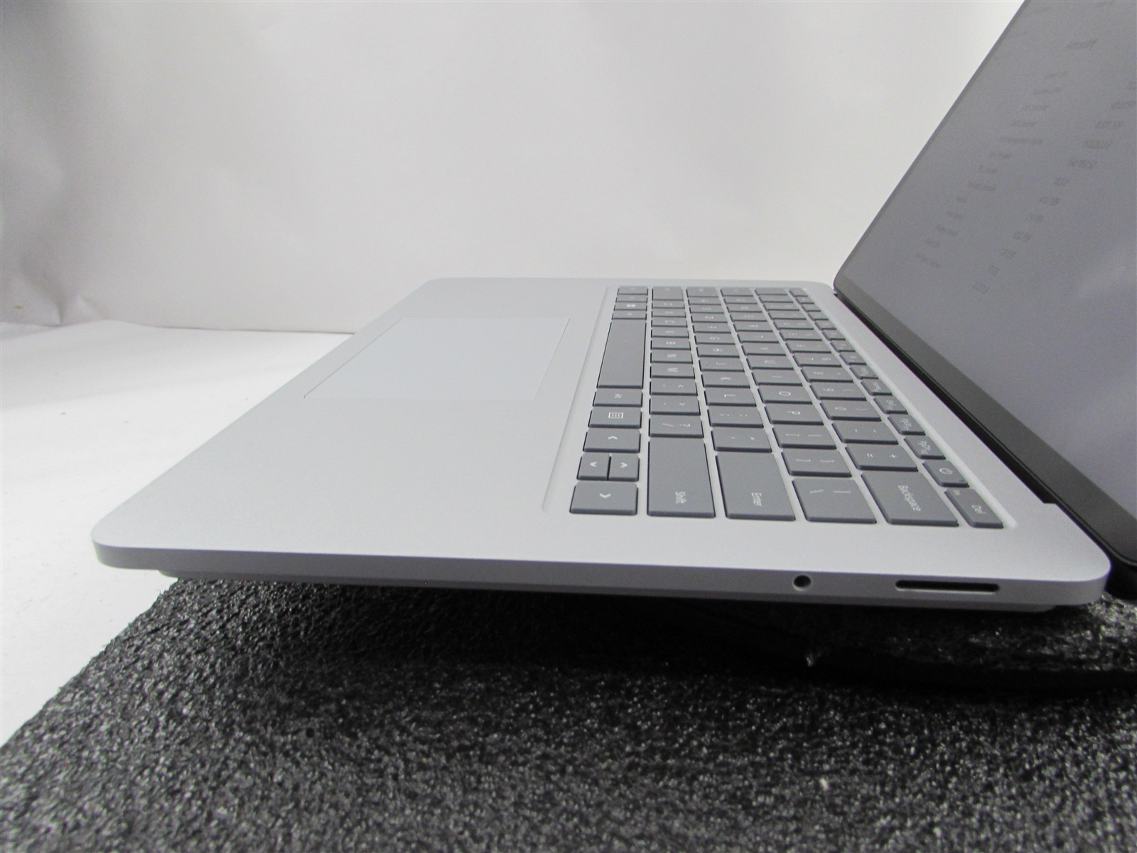 Microsoft Surface Laptop Studio 1964 i7-11370H 1TB SSD 32GB RTX A2000 *No A/C*