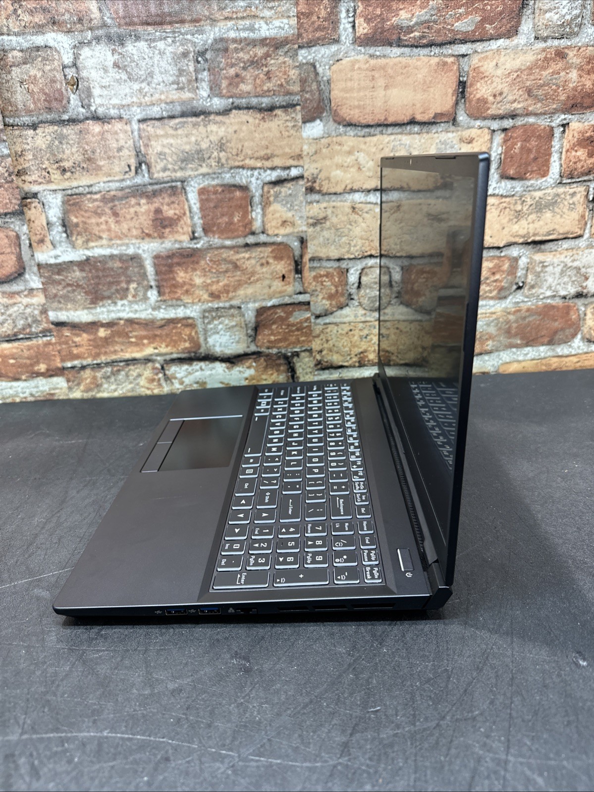 System 76 Oryx Pro Tested LCD Screen w/ Chassis & Battery – No Motherboard