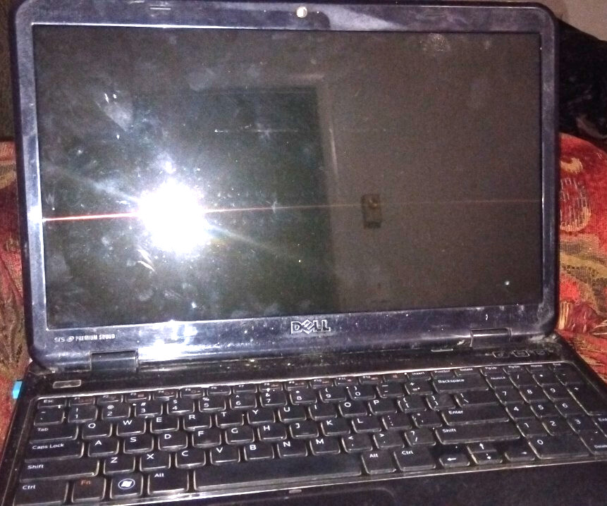 Dell Inspiron 15 15.6″ (Intel Core i5-1035G1, 4GB RAM.