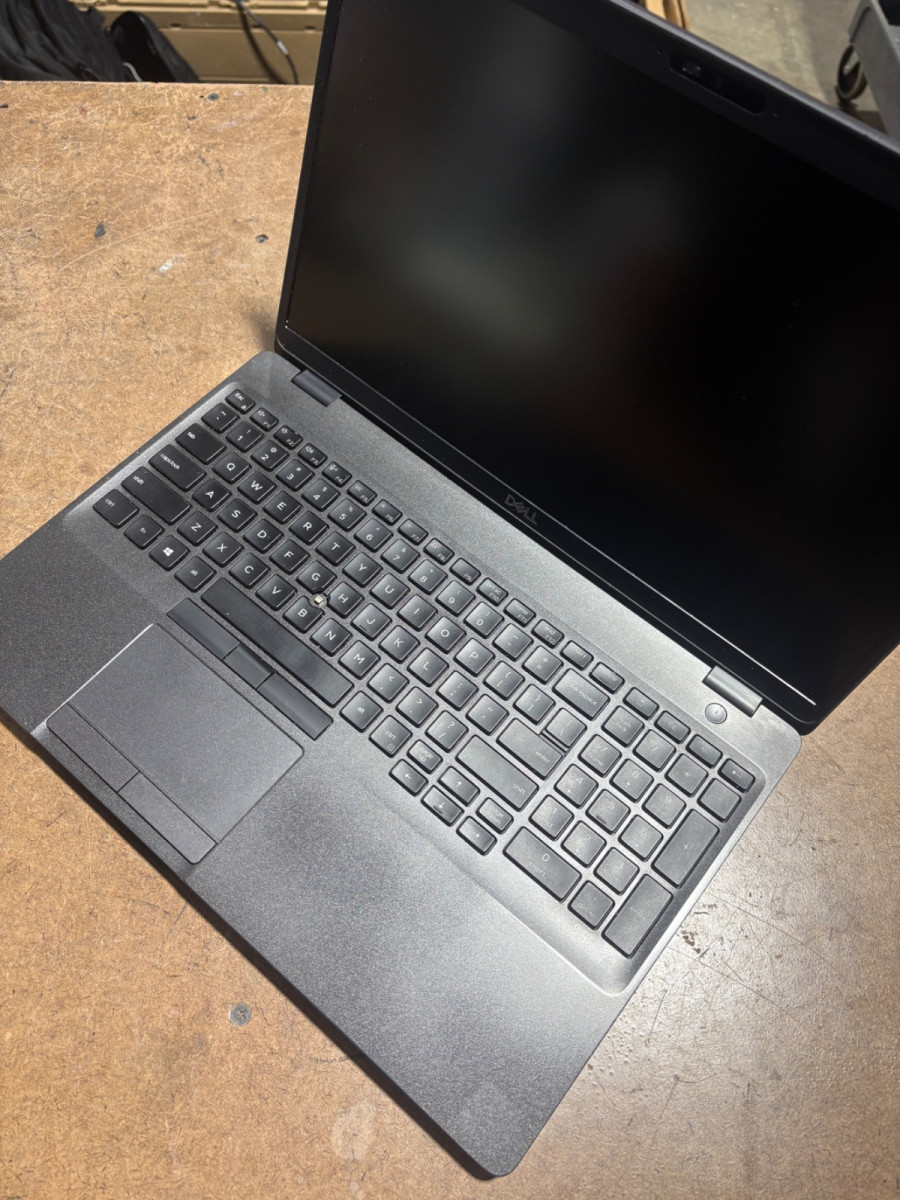 Dell Latitude 5500 15.6″ Laptop i5-8365U 16GB RAM 256GB SSD FHD | No Charger/OS
