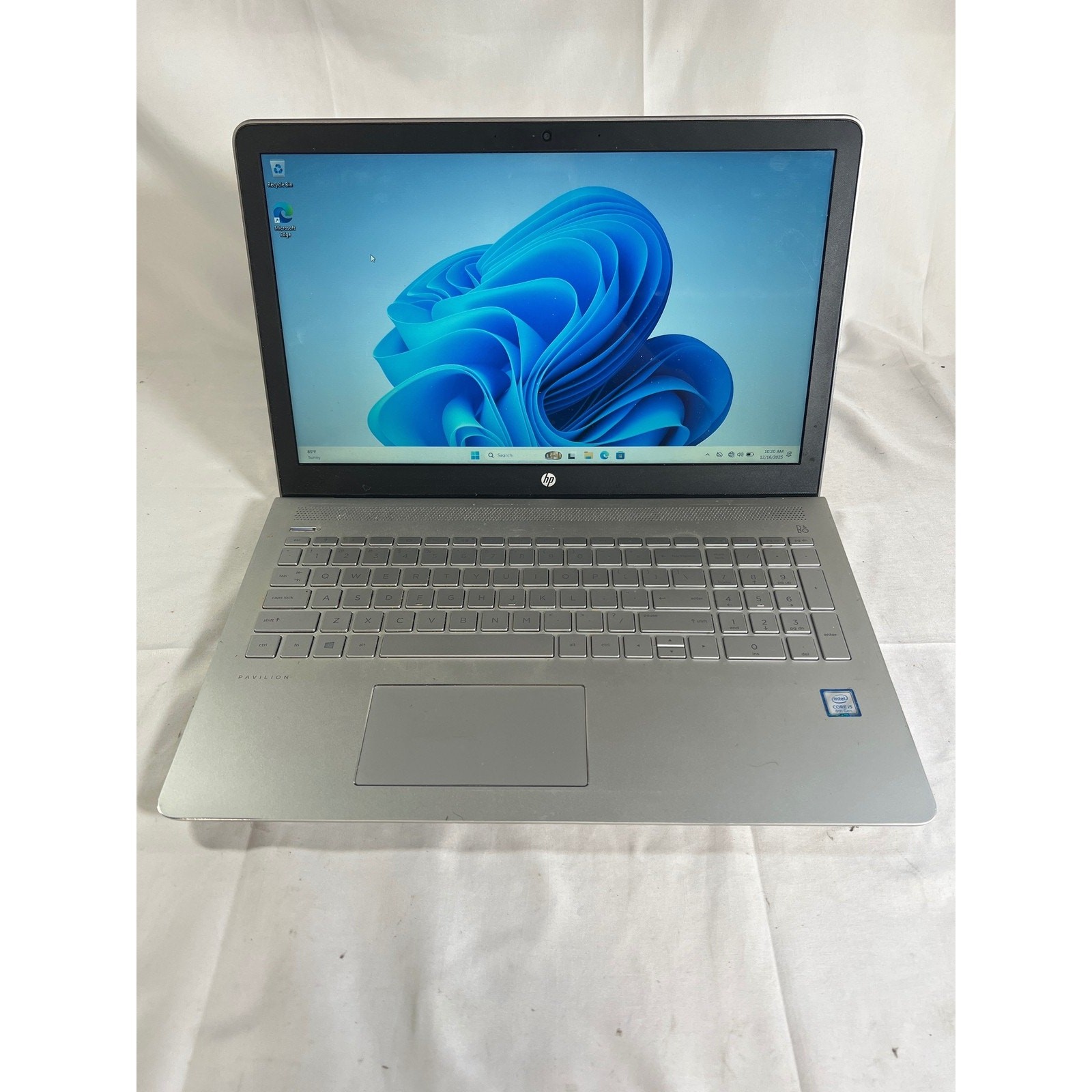 HP Pavilion Laptop 15-cc123cl Intel Core i5-8250U 8GB 128GB 15.6″ Trackpad prob