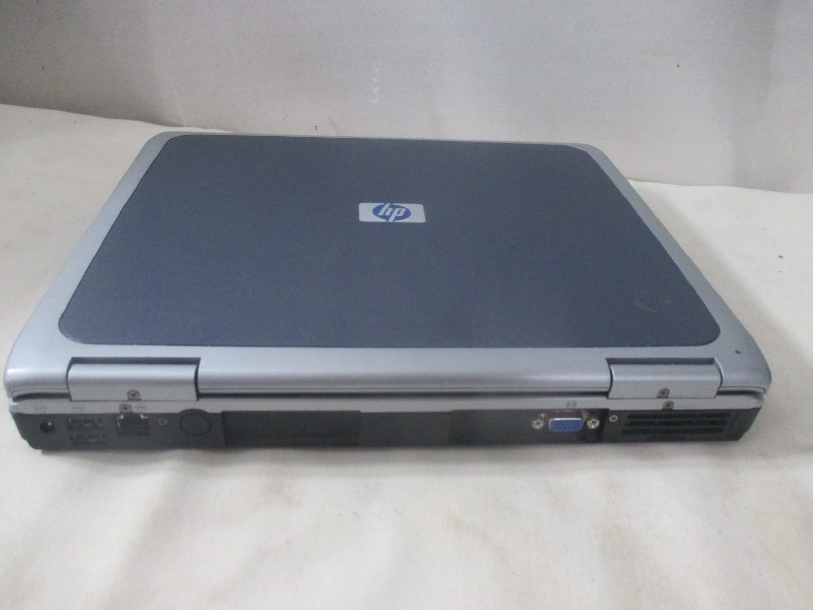 Vintage HP Pavilion Ze4900 1.4Ghz , 480GB ram, DVD, NO HDD, battery, AS IS