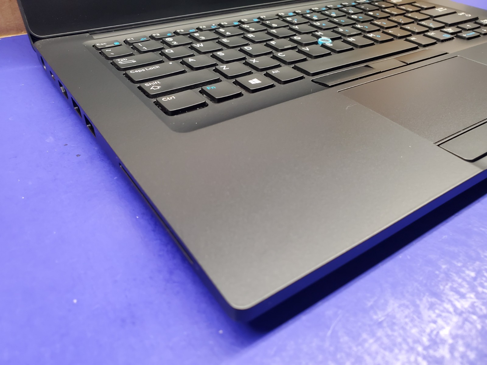 Dell Latitude 7490 Core i7-8650U@1.9GHz 16GBram 512ssd “Professionally Restored”
