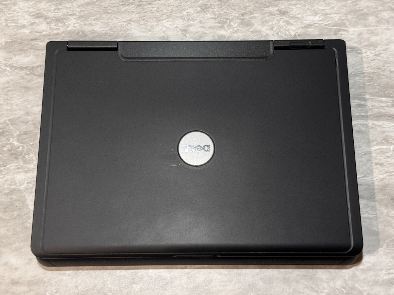 Dell Vostro 1000 Laptop AMD Turion 64 X2 1.9GHz 2GB RAM 160gb HDD Windows XP