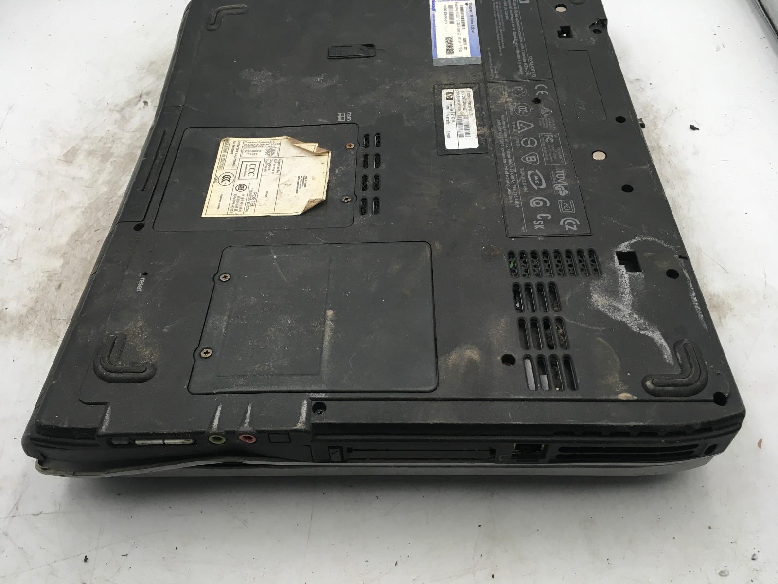 HP PRESARIO 2100 -FOR PARTS/DAMAGED CASE- INTEL PENTIUM 4 – 256MB RAM -READ- BB