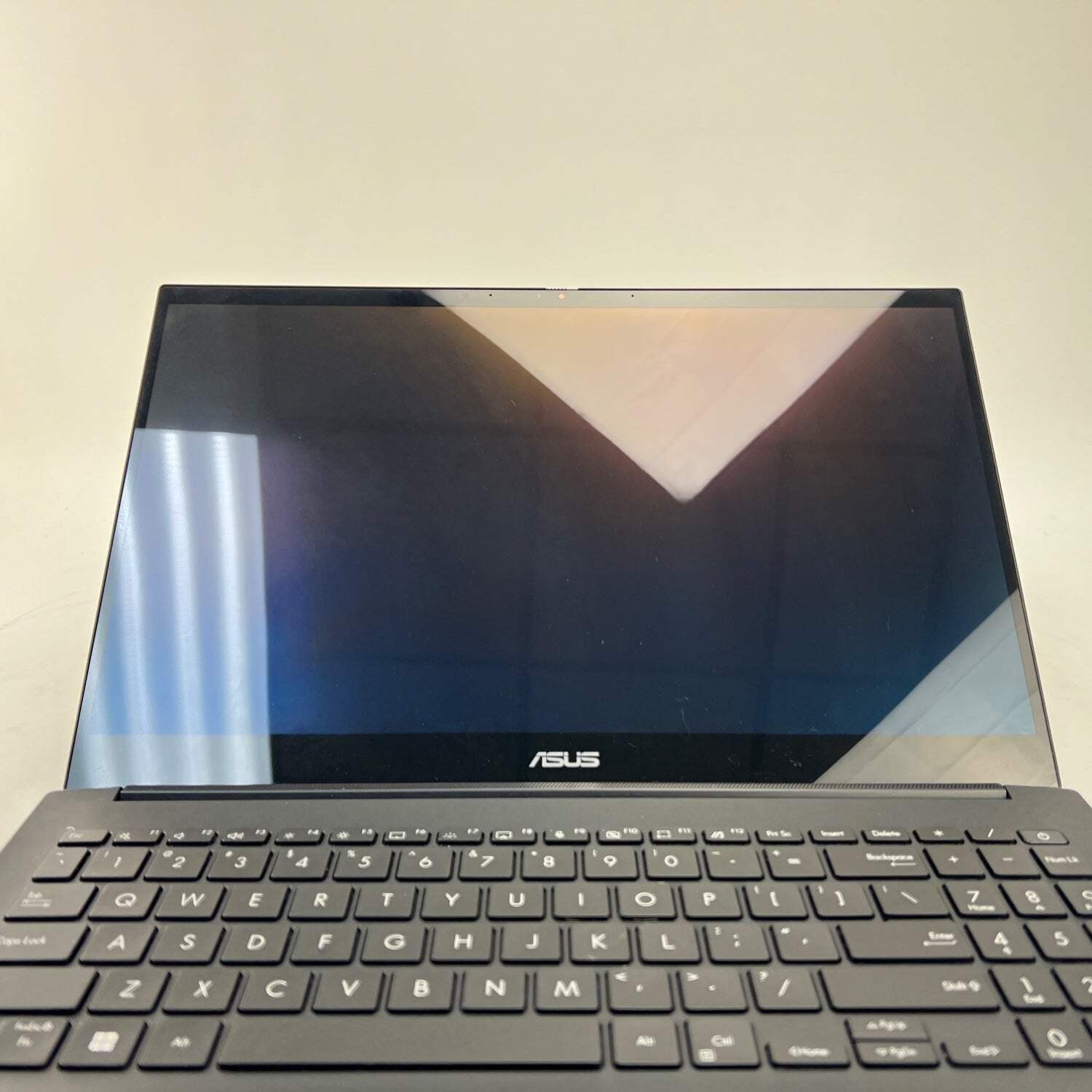 Asus Creator Laptop Q OLED 15.6″ i7-13620H 16GB 512GB GeForce RTX 3050