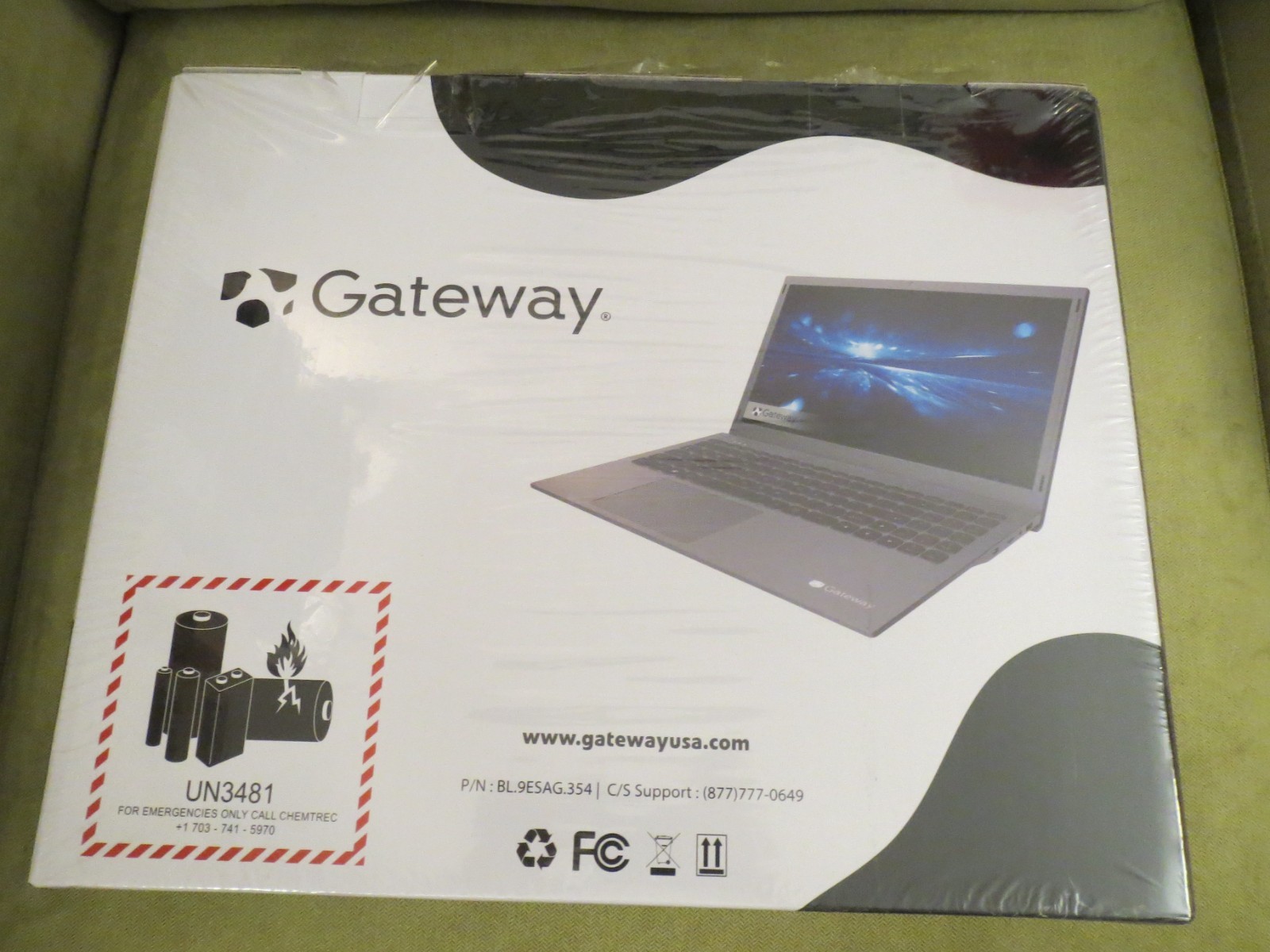 Gateway (Cow Theme) 15.6 inch Ultra Slim Notebook GWTN156-BK, EMPTY BOX ONLY
