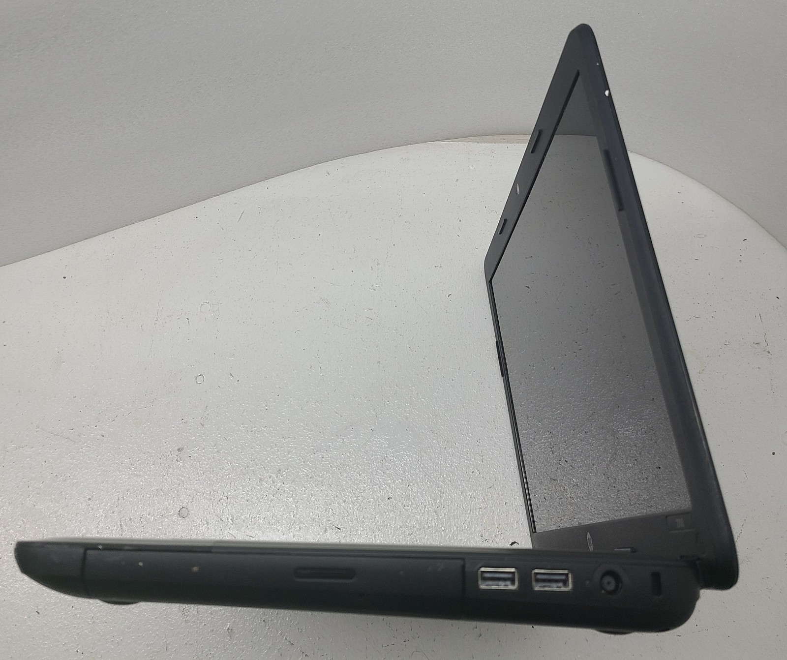 HP 2000 Laptop 15.6″ AMD E Series 4GB Ram NO HD/OS (FL)