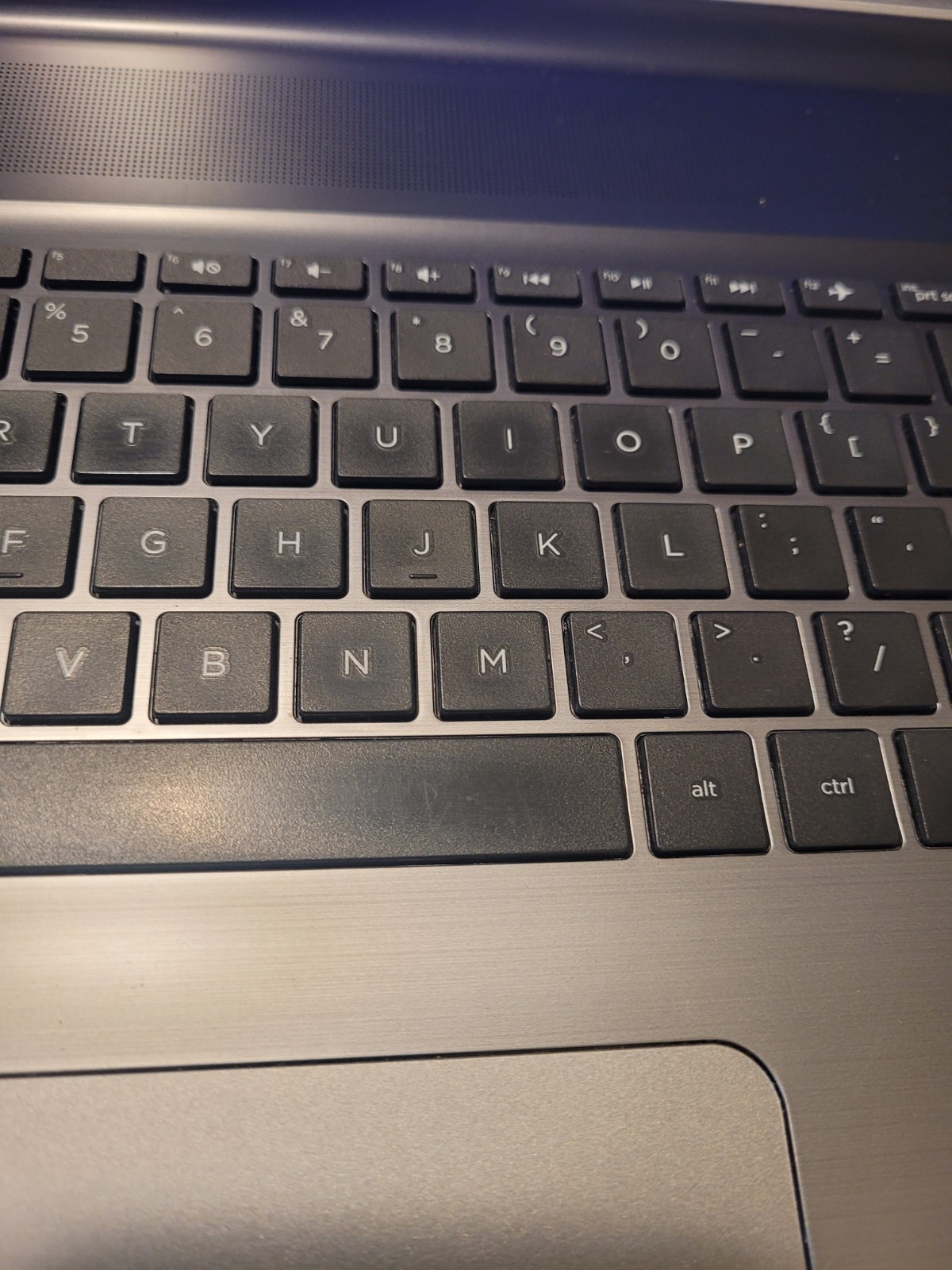 HP Laptop: MASSIVE 17.3″, AMD 1.8GHz, 8GB, 1TB, Webcam, Good Battery