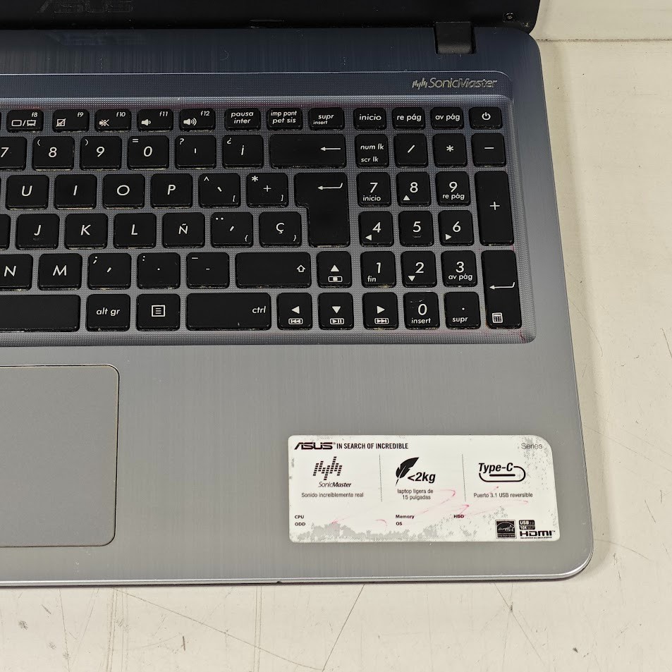 ASUS F540YA-XO543T Laptop – AMD E1-6010, Radeon R2, 4GB RAM
