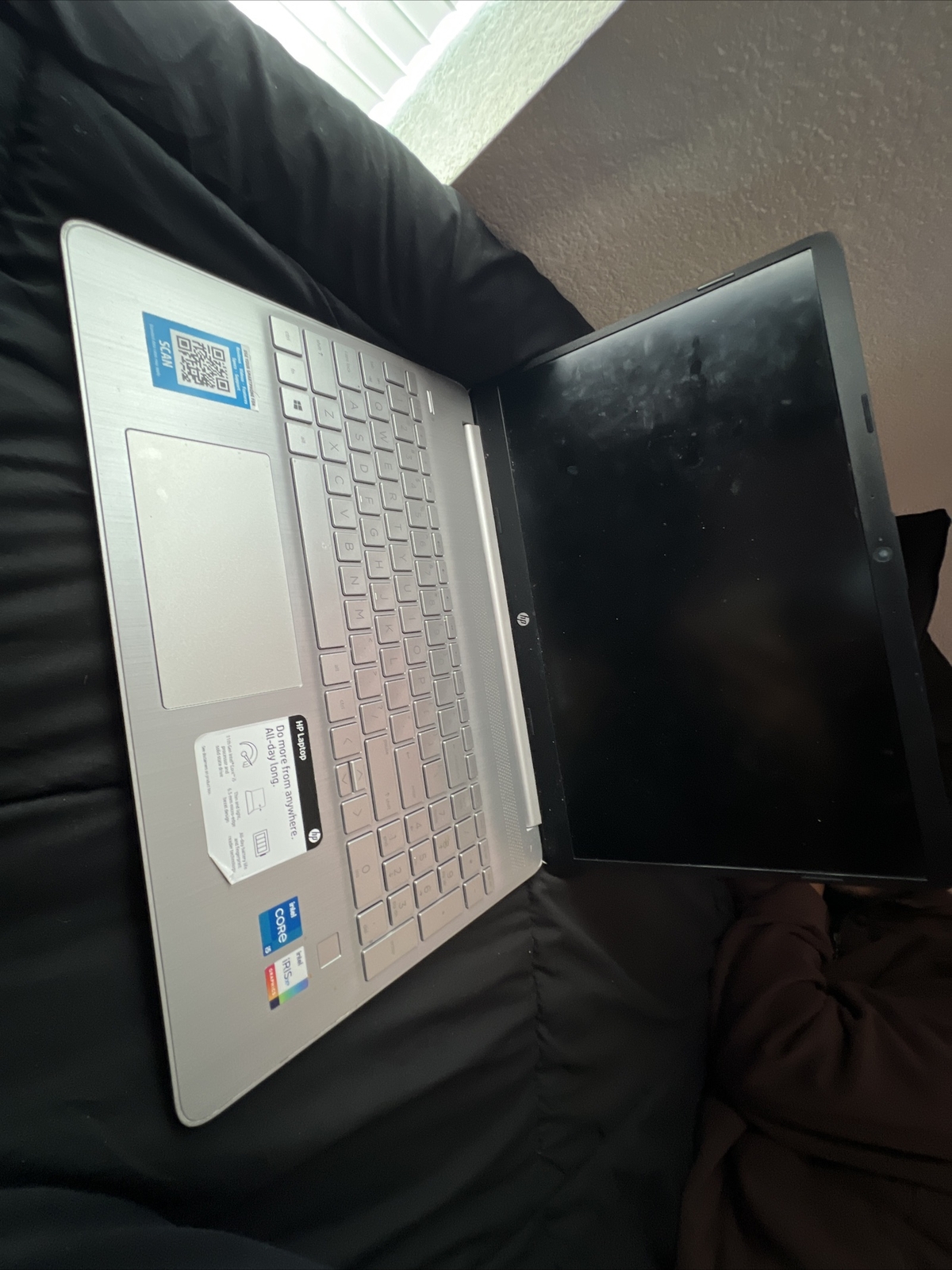 HP 15-dy2093dx 15″ (Intel Core i5-1135G7, 256GB SSD, 8GB RAM) Laptop – Natural
