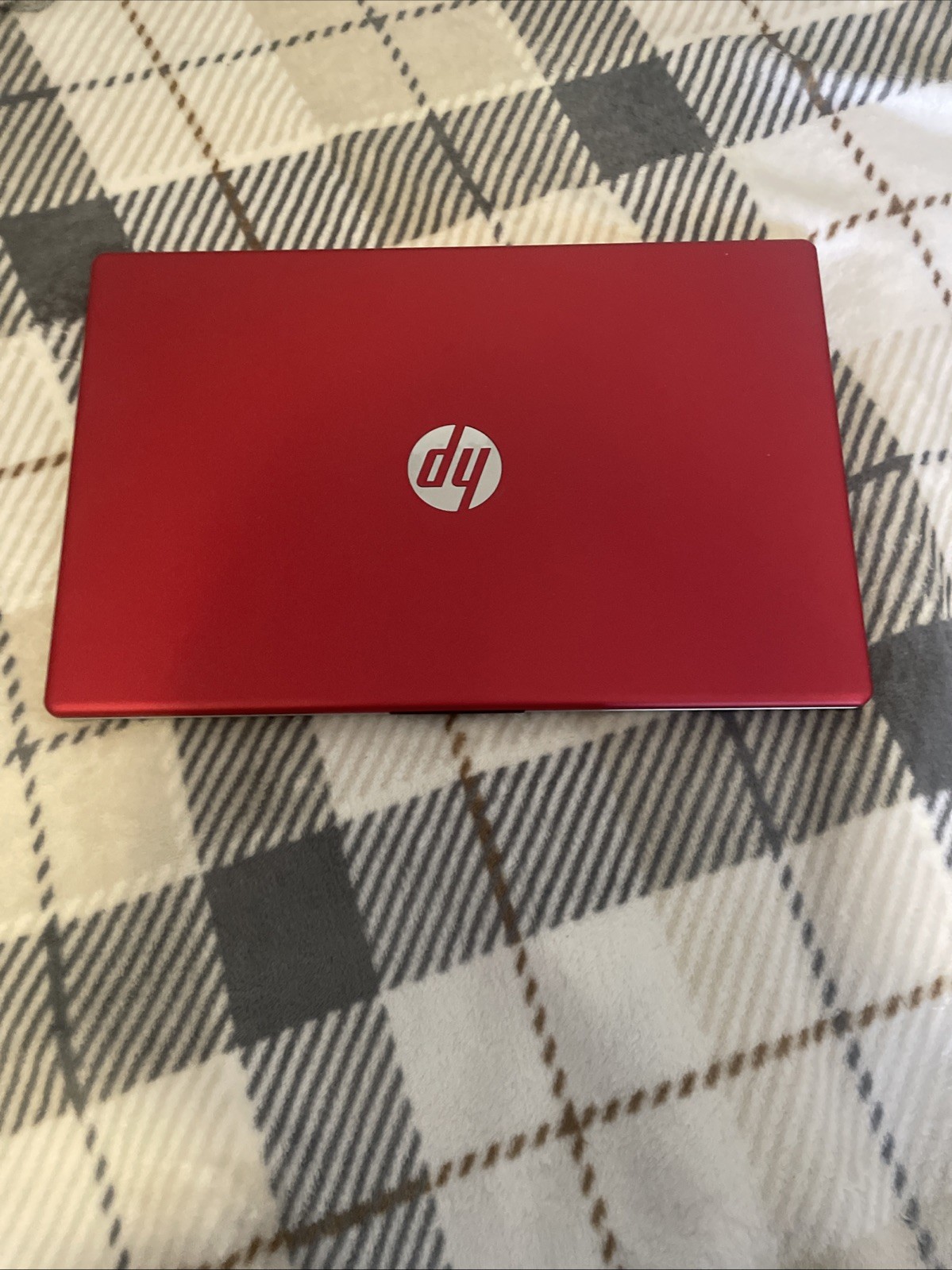HP 15 Laptop 15.6″ HD Pentium Quad-Core N200 16GB 128GB SSD Webcam Win 11 Red