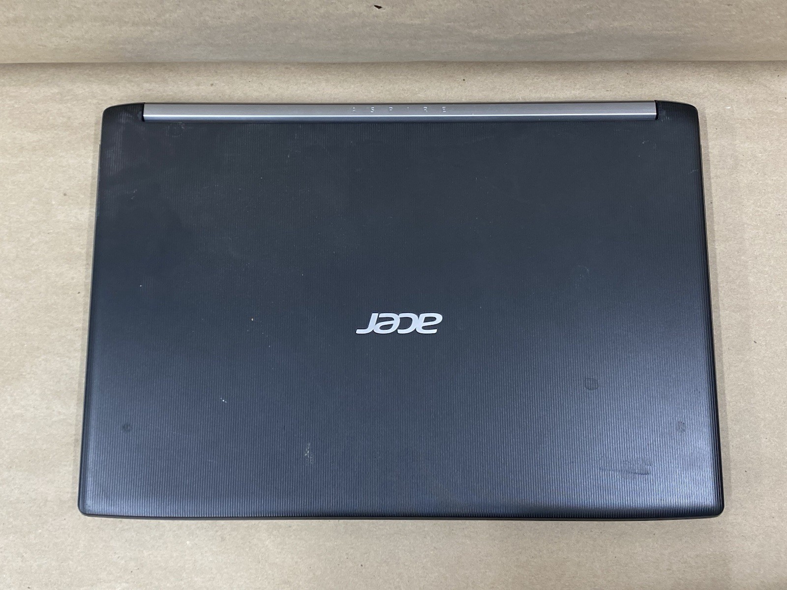Acer Aspire A515-51 – 15.5″ FHD – i3-7100U – 8GB – 128GB SSD – Win 10 Pro – READ