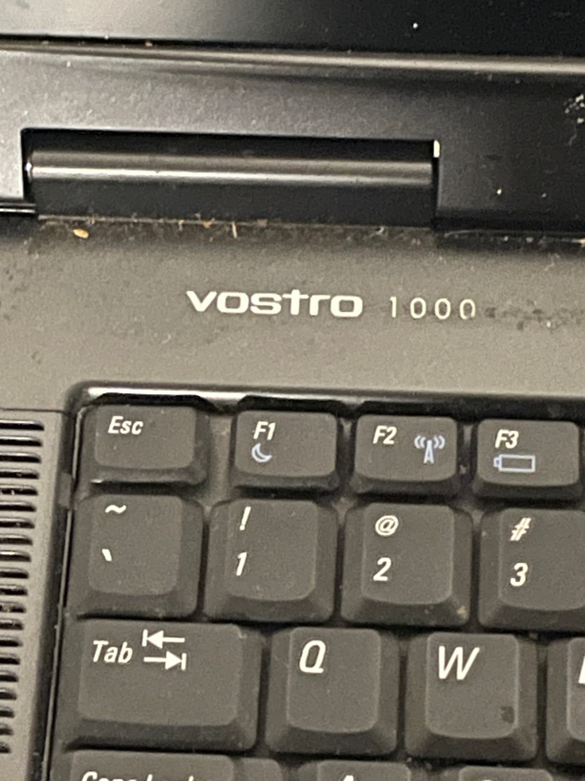 Lot of 3 Dell (1) Inspiron 1520 & (2) Vostro 1000 laptops fix/repair Wholesale