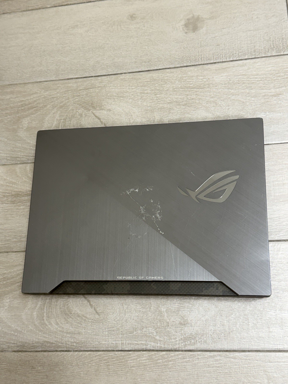 Asus Strix GL504G 15.6″ Core i7-8750H GeForce GTX 1070 8GB RAM 500GB NVMe SSD