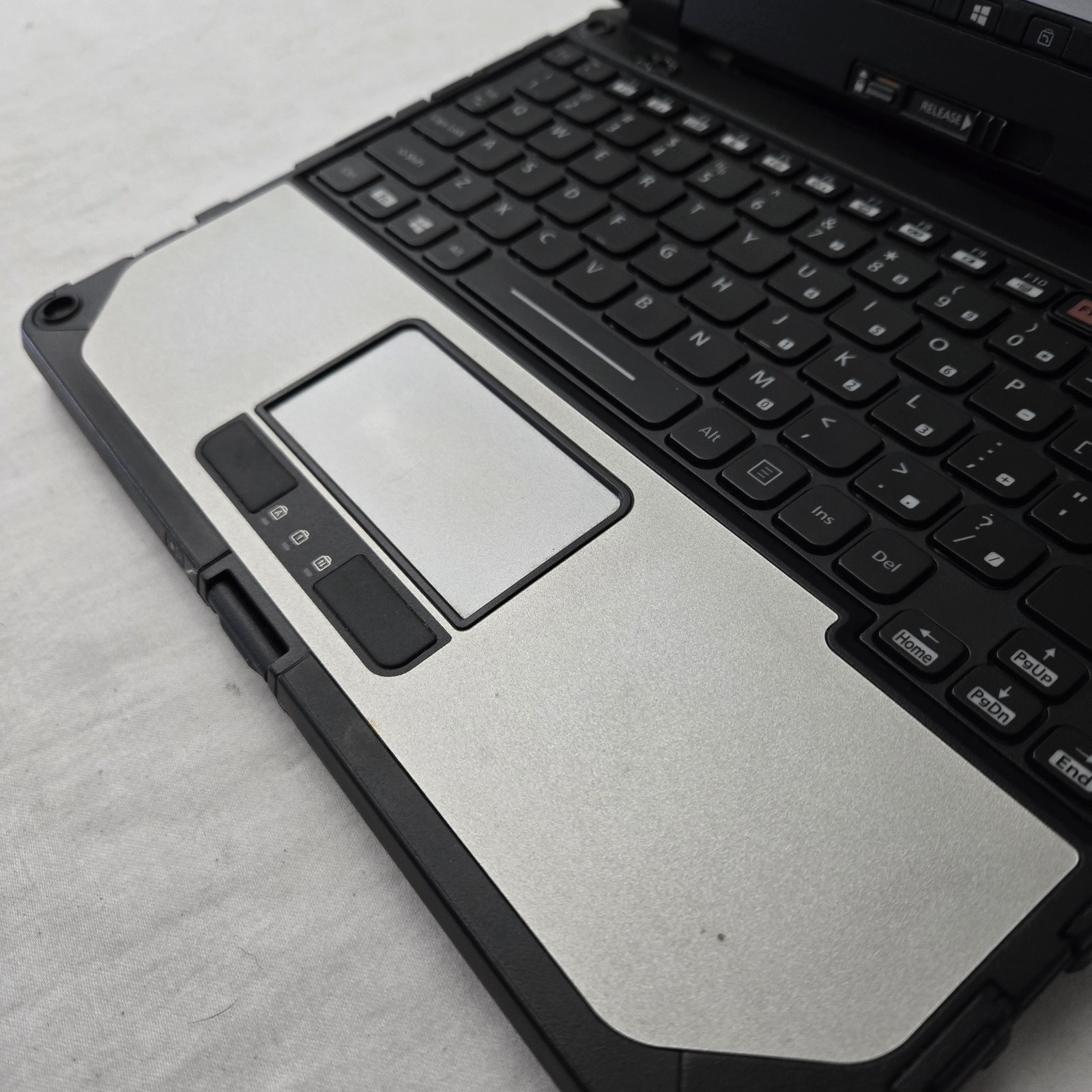 Panasonic Toughbook CF-20 10.1″ i5-7Y57 1.20GHz 256GB SSD 8GB 4G | Grade B-