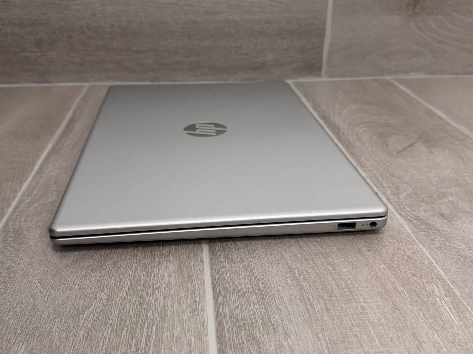 HP 15-FD0123DX 15.6″ Touch Laptop Core i3-1315U 8GB RAM 256GB NVMe SSD Win-11