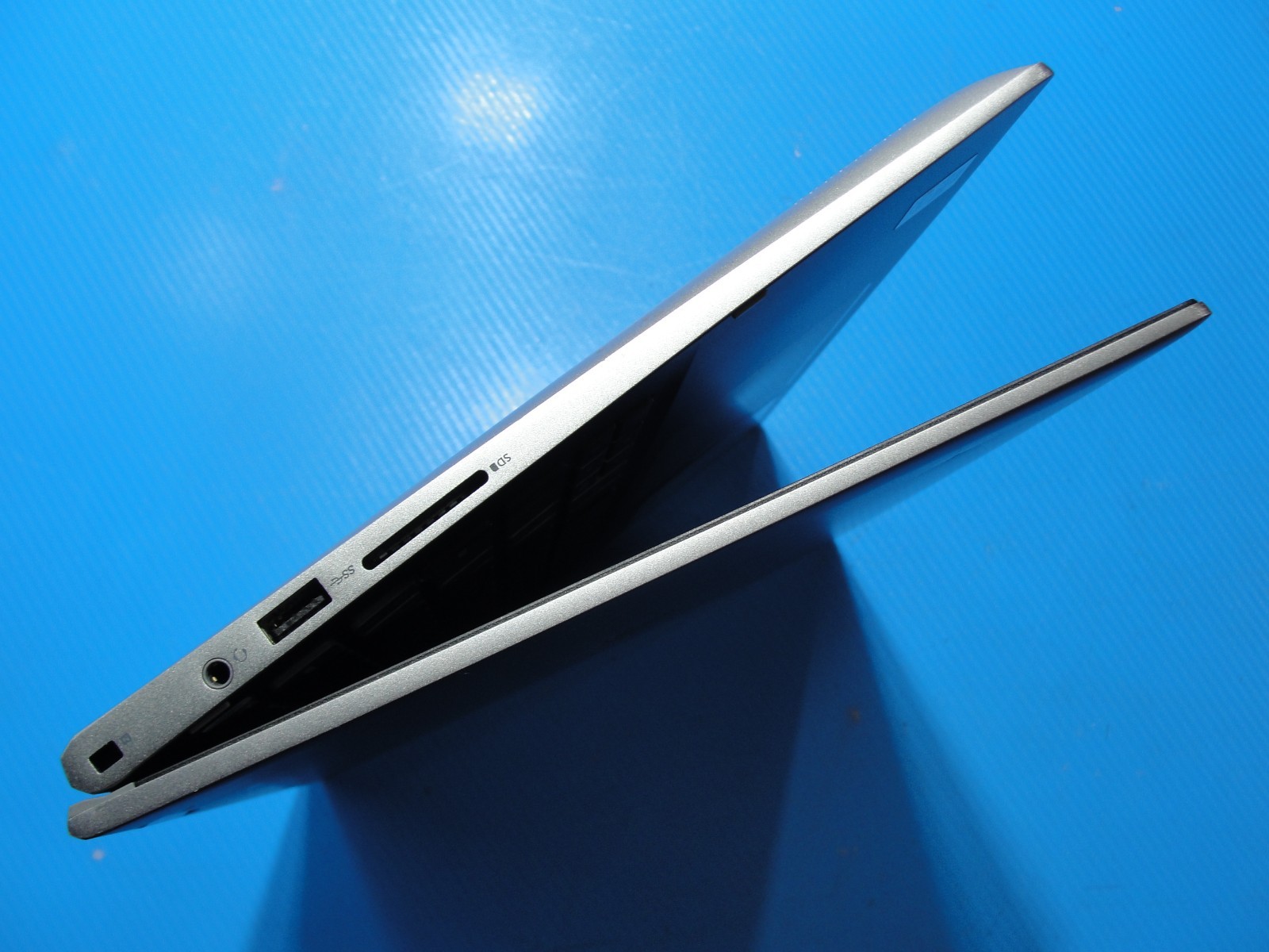 Dell Inspiron 5400 2n1 14”FHD TOUCH Intel Core i5-1035G1 1GHz 8GB SSD Reset256GB