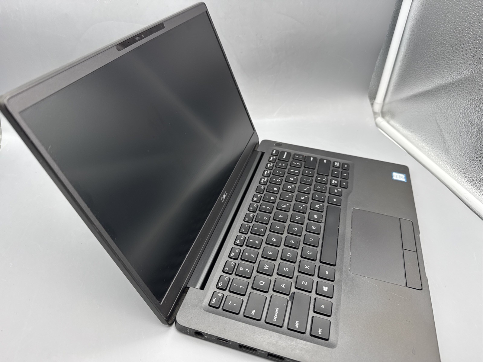 Dell Latitude 7400 14″ Core i7-8665U 1.9GHz 16GB RAM 256GB HD,NO OS