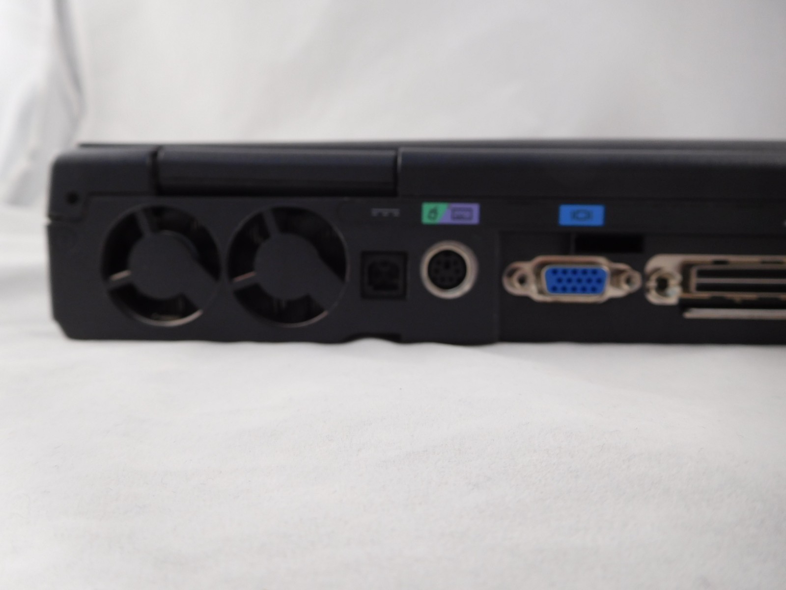Dell Latitude C800 Pentium III 850Mhz 128MB 20GB 15″ Bad Battery No OS