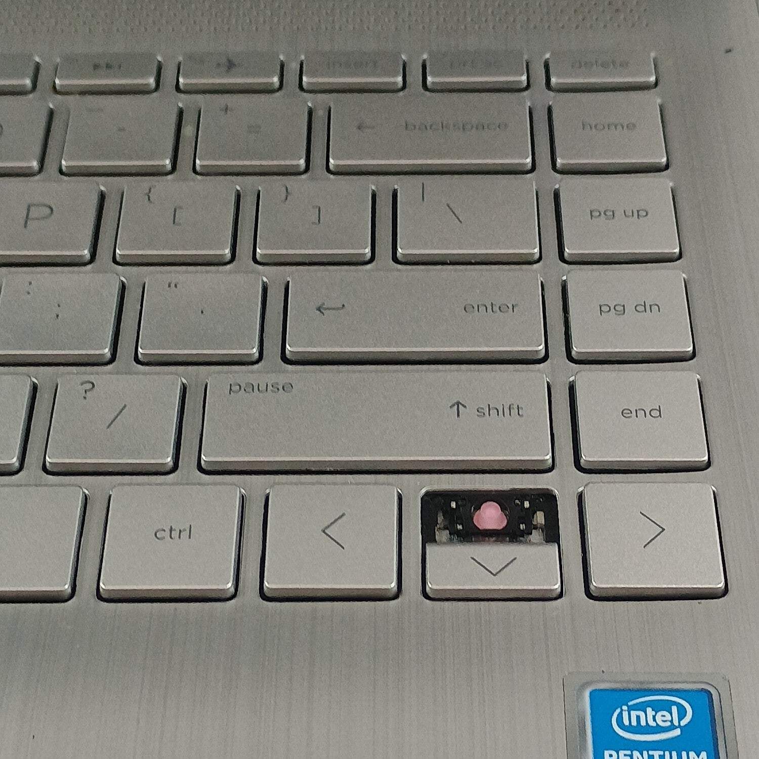 Broken HP Laptop 14-CF2033WM 14″ Pentium S N5030 1.1GHz 4GB RAM 128GB SSD READ